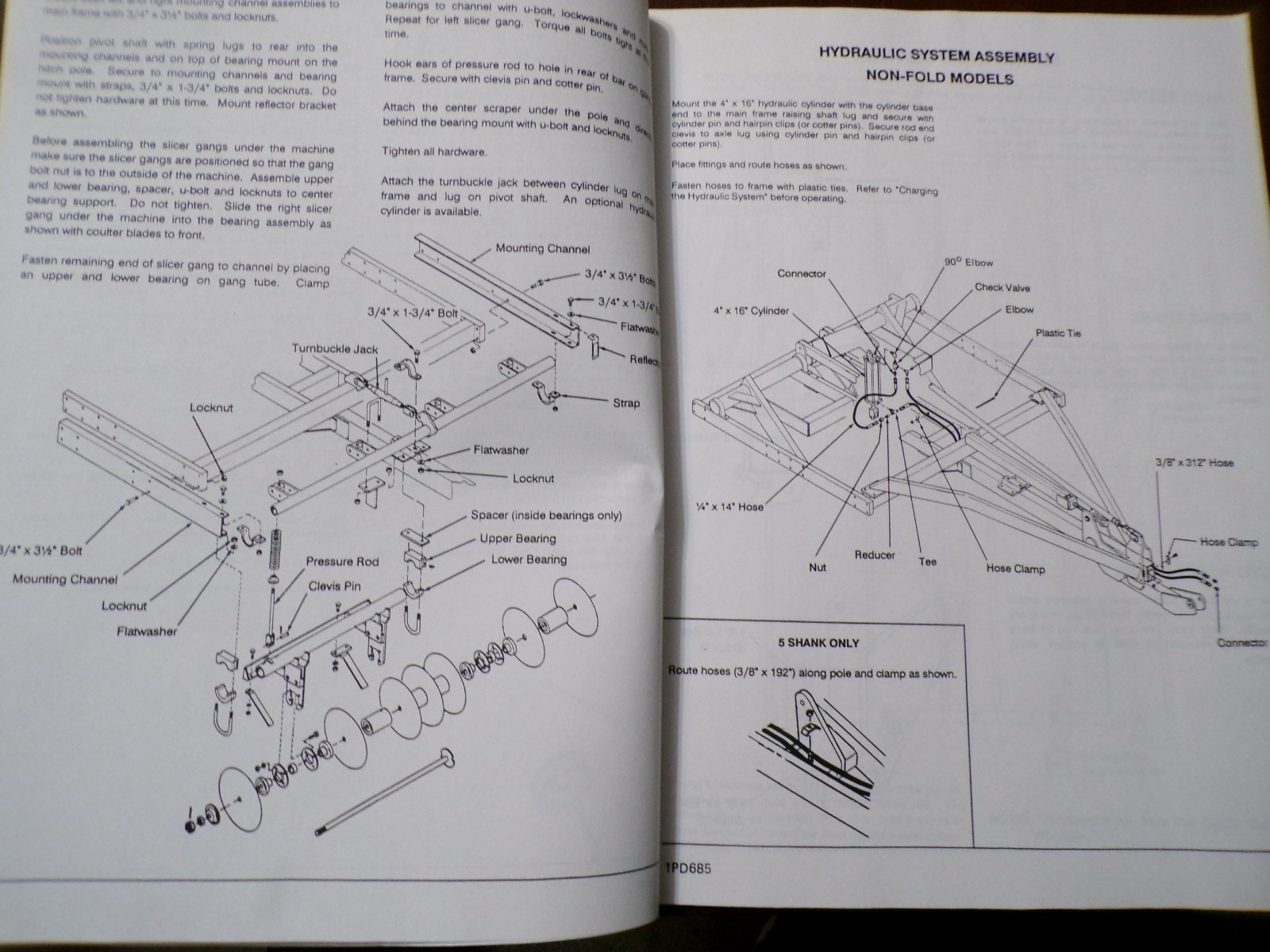 Farmhand YB8400 Yield Builder, model F552-B Operator’s/Parts Manual 1991