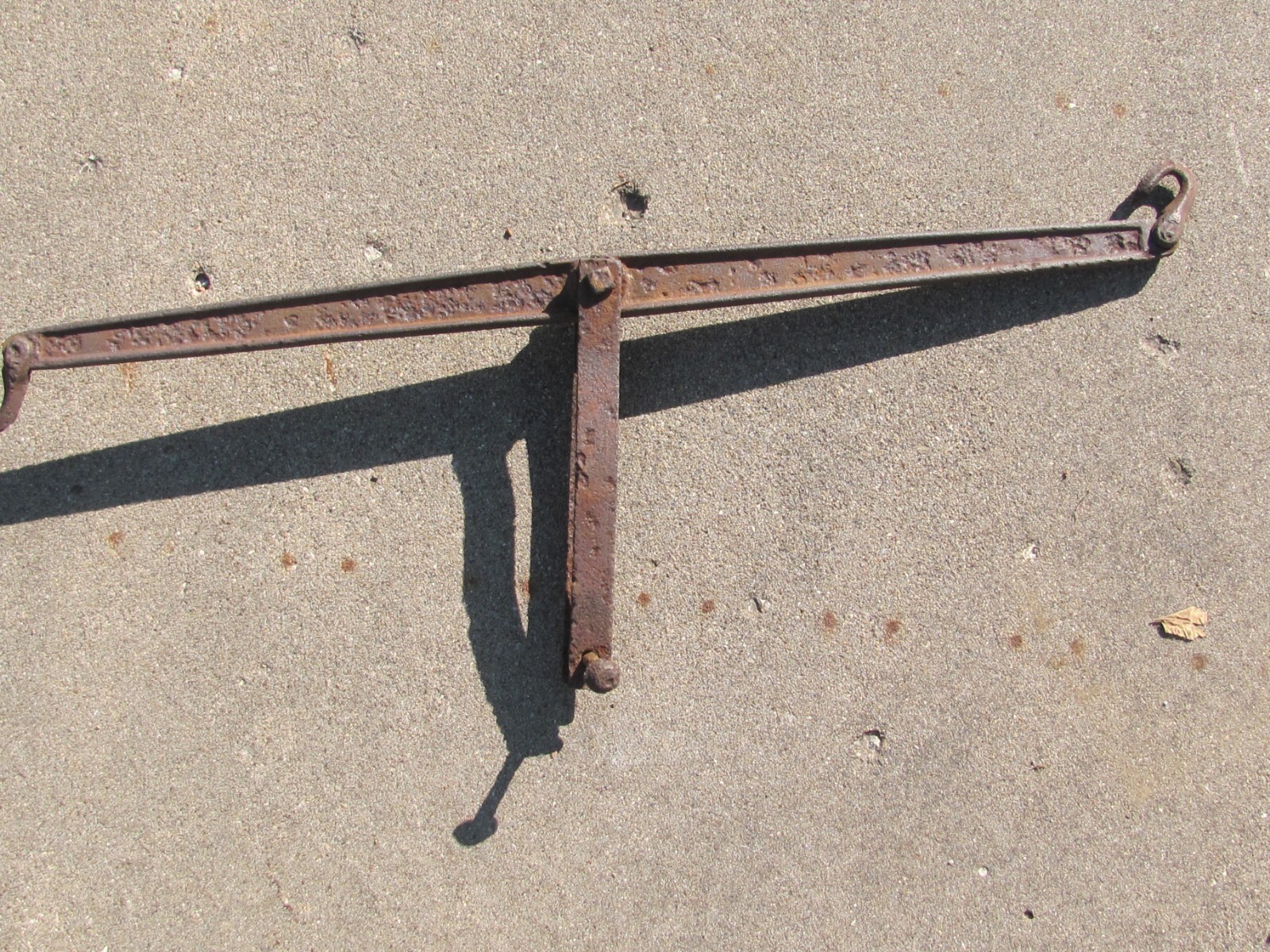 ANTIQUE CAST IRON HORSE SINGLETREE ACME HARVESTER CO PEORIA IL NO SHIPPING