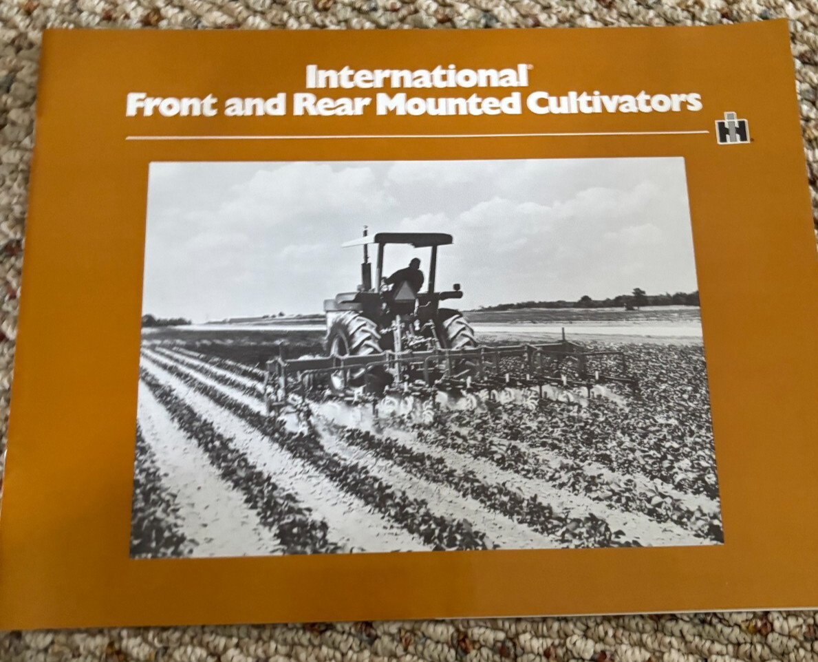 International Harvester Front & Rear Mount Cultivators For 1972 Brochure FCCA25
