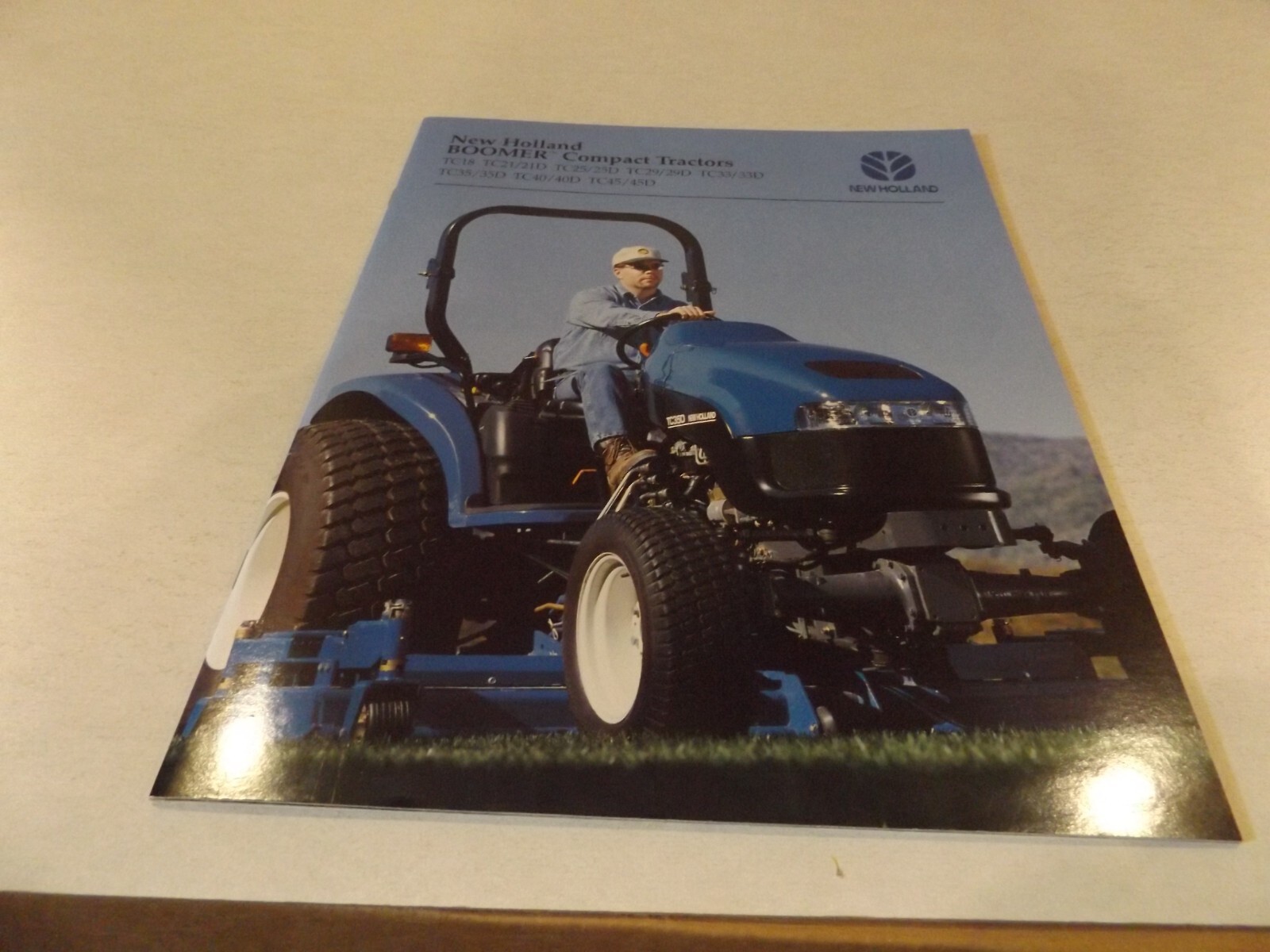 2000 NH BOOMER COMPACT TRACTORS 18 TO 45hp. LIT # 31001881