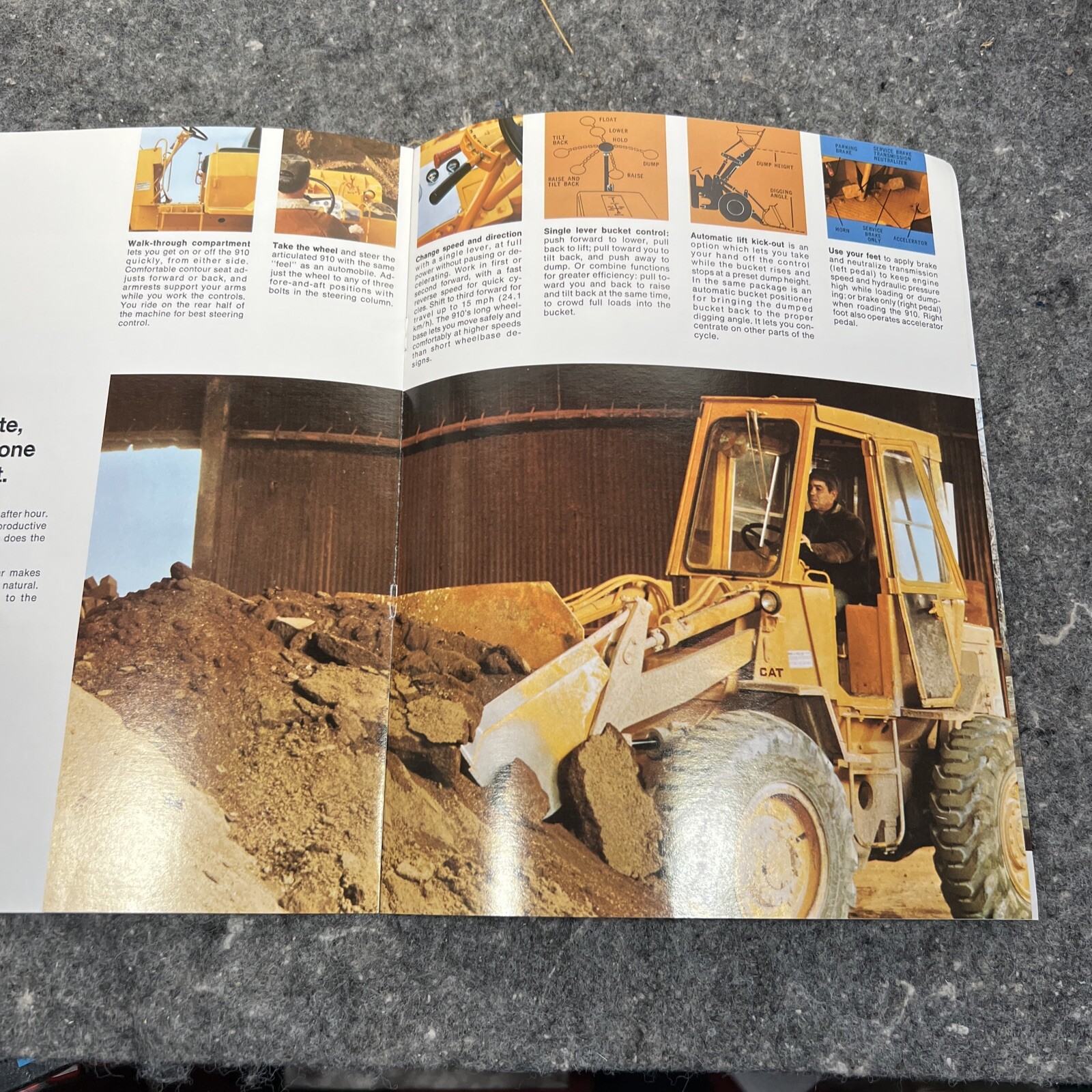Equipment Brochure – Caterpillar – 910 – Wheel Loader – c1970’s with Envelope