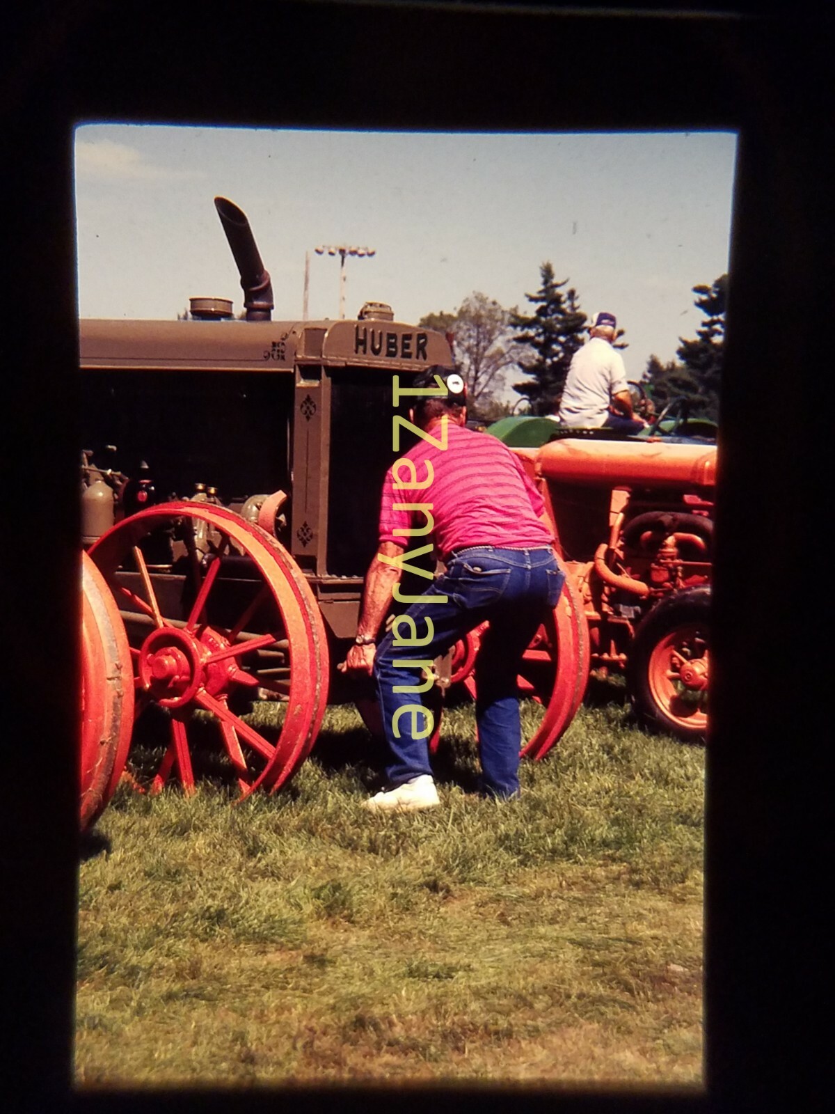 AC3918 35mm Slide of an Allis-Chalmers from MEDIA ARCHIVES MAN HUBER TRACTOR