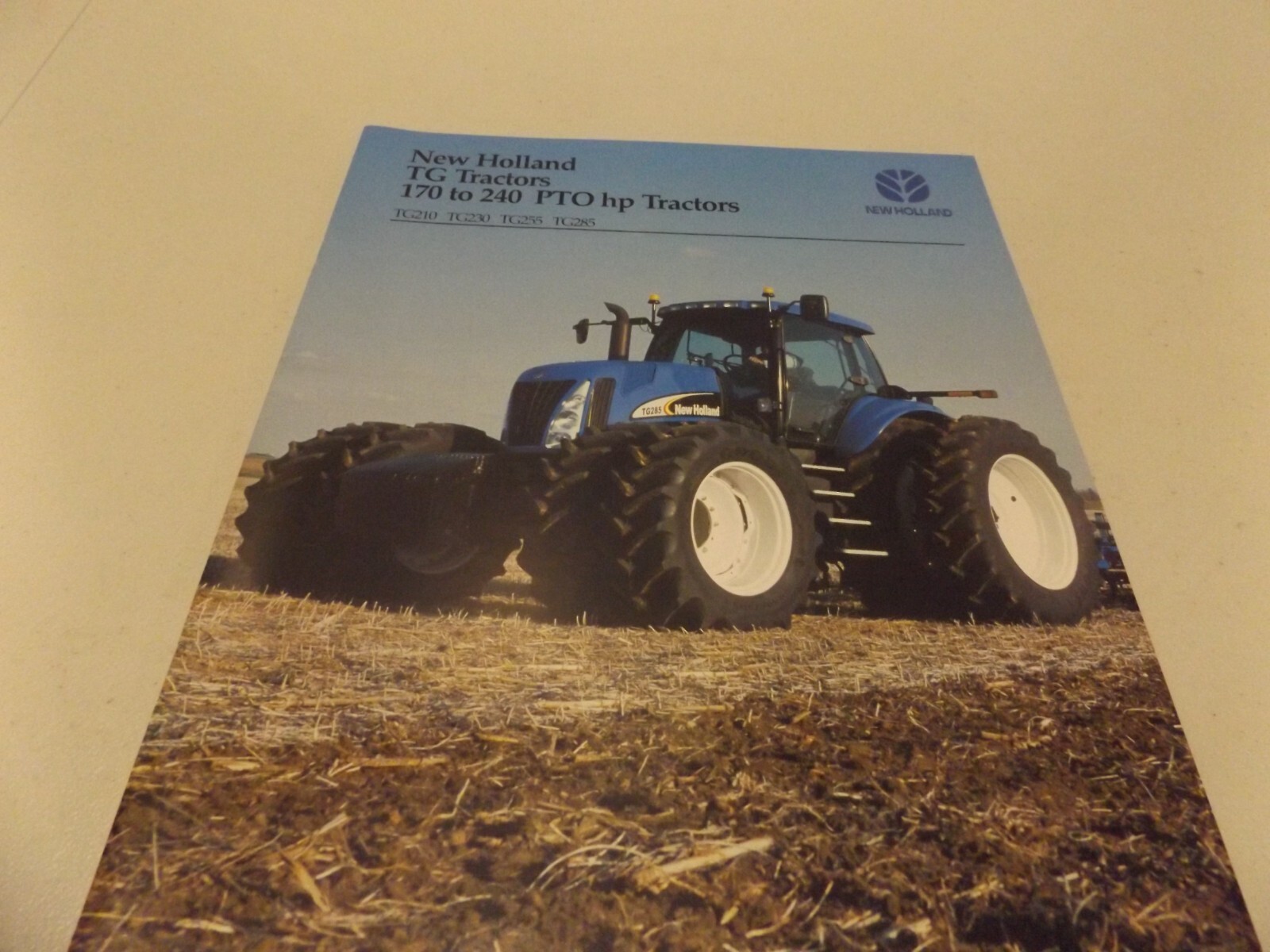NEW HOLLAND TG TRACTORS 170 to 240 PTO hp, LIT # NH1140206 050335-2003