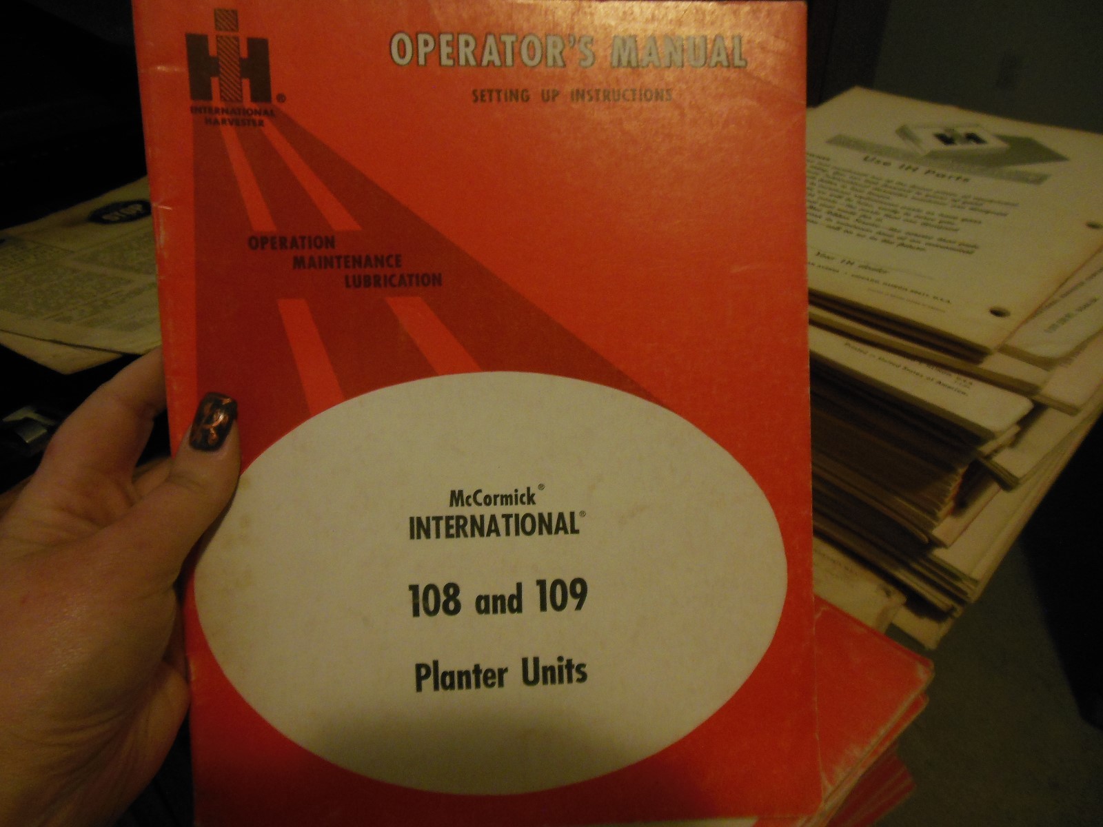Vintage Operator’s Manual International Harvester 108 AND 109 Planter Units