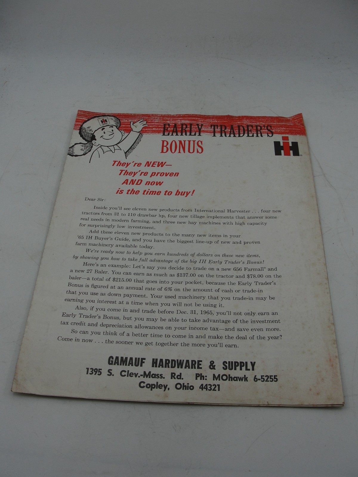 IH Early Traders Bonus Agricultural Equipment 1965 Brochure