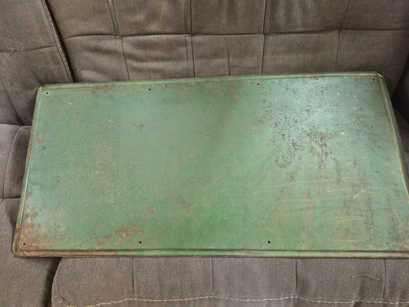 authentic vintage Wayne feeds sign