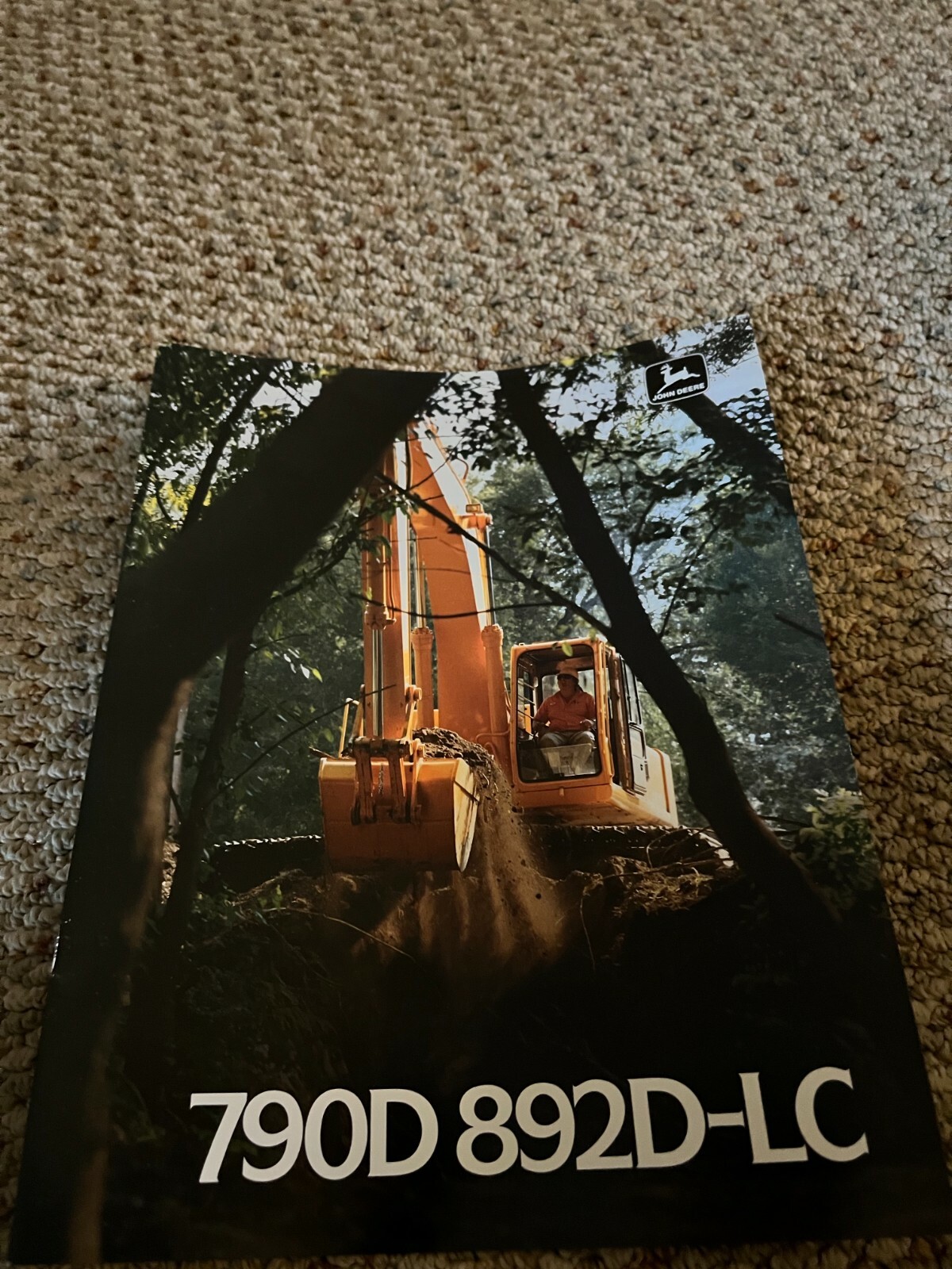 John Deere Earth 790D 892D LC Excavator For 1990 Brochure DCPA17