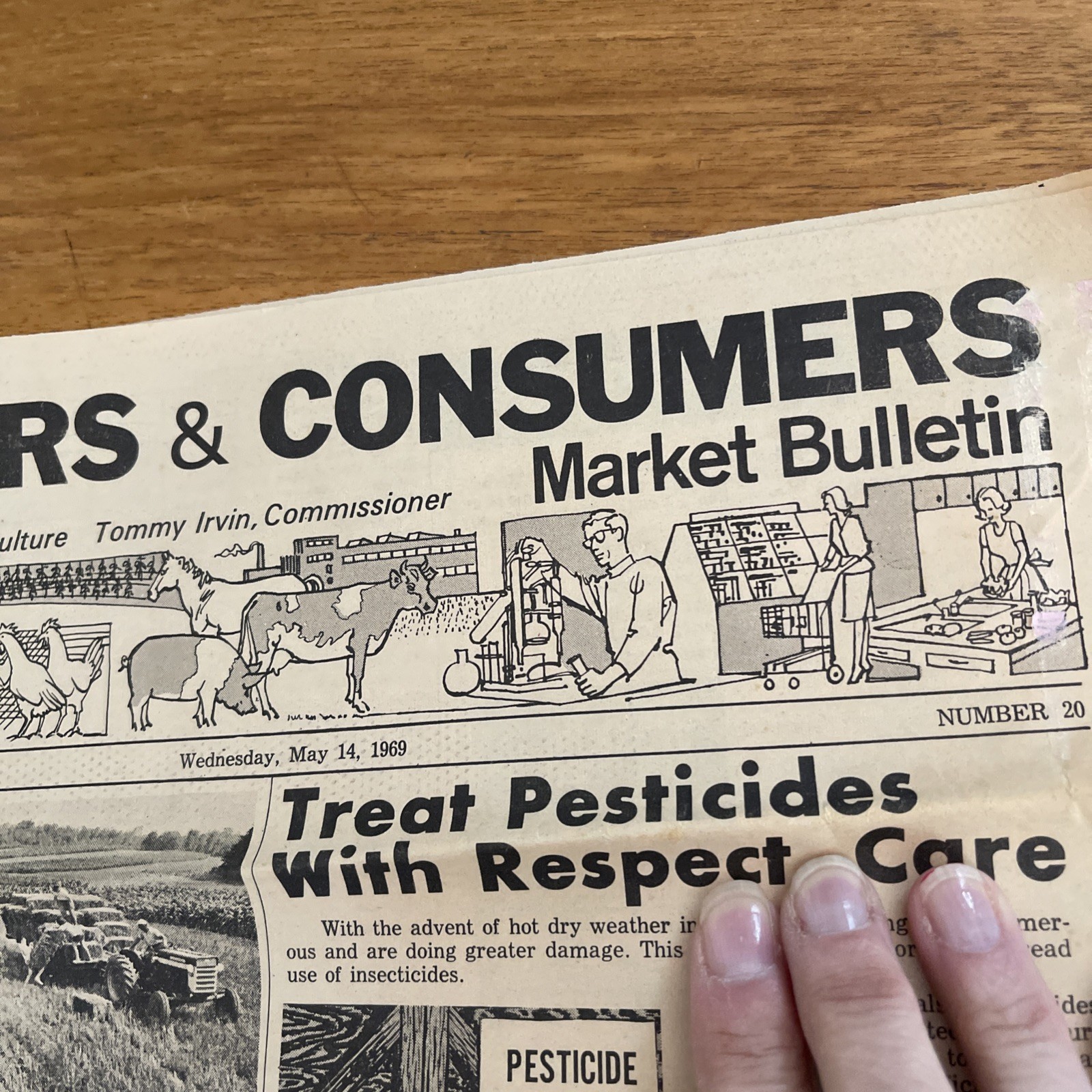 Farmers Almanacs 1968, 1969 2011 , Farmers & Consumers Market Bulletin 1969 1970