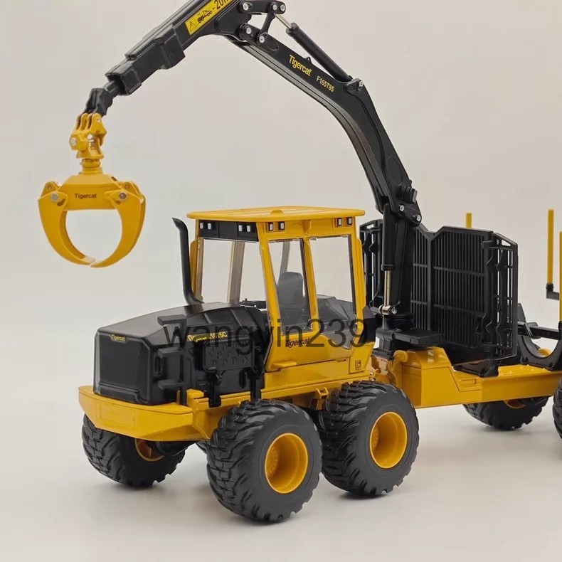 Tigercat 1/32 Forest Transport Vehicle 1075C Model