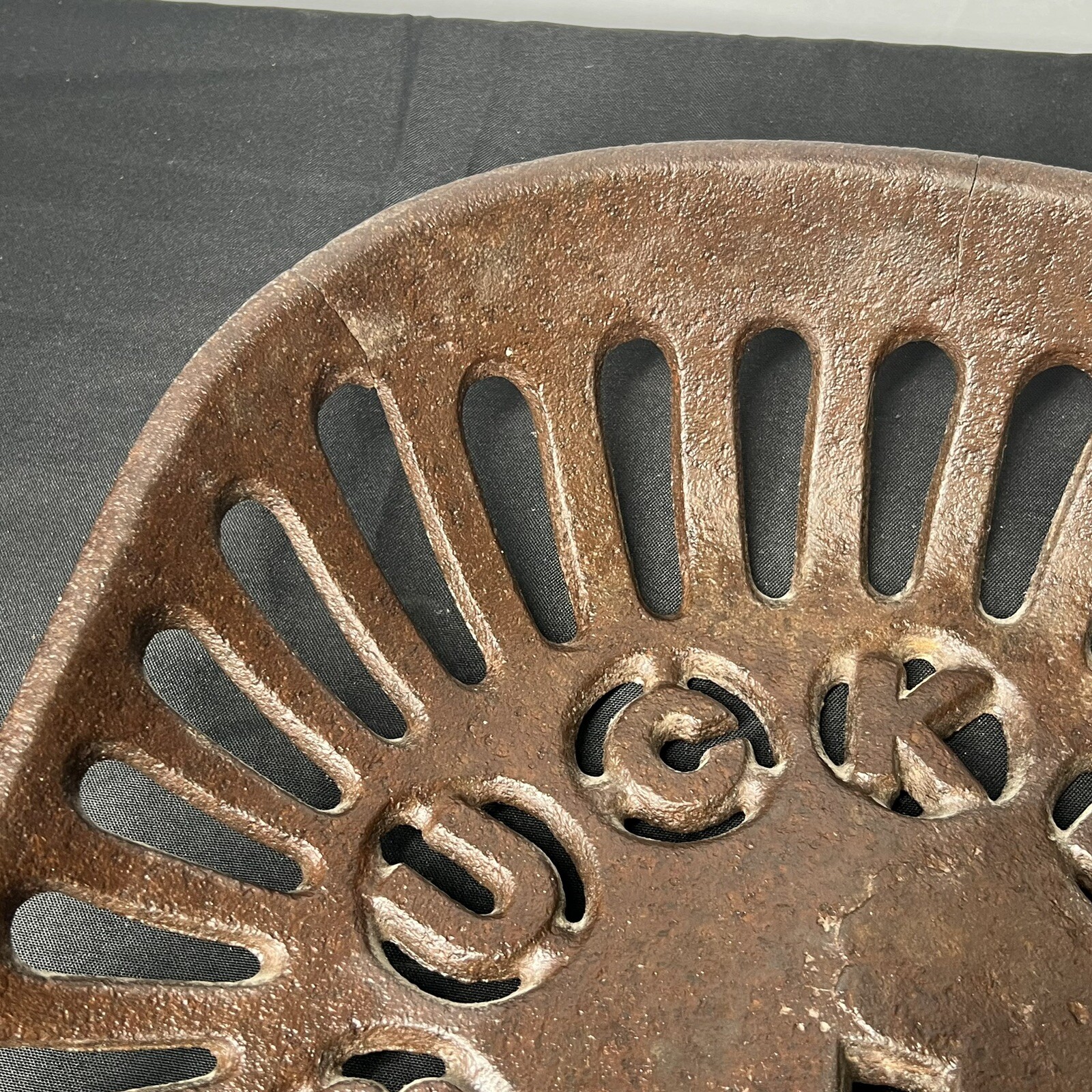 Antique Cast Iron Tractor Seat Aultman Miller & Co. Buckeye Akron Farm Implement
