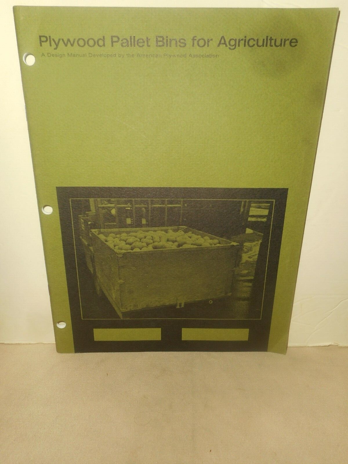 Plywood Pallet Bins for Agriculture 1968 Handbook Design Specifications Brochure