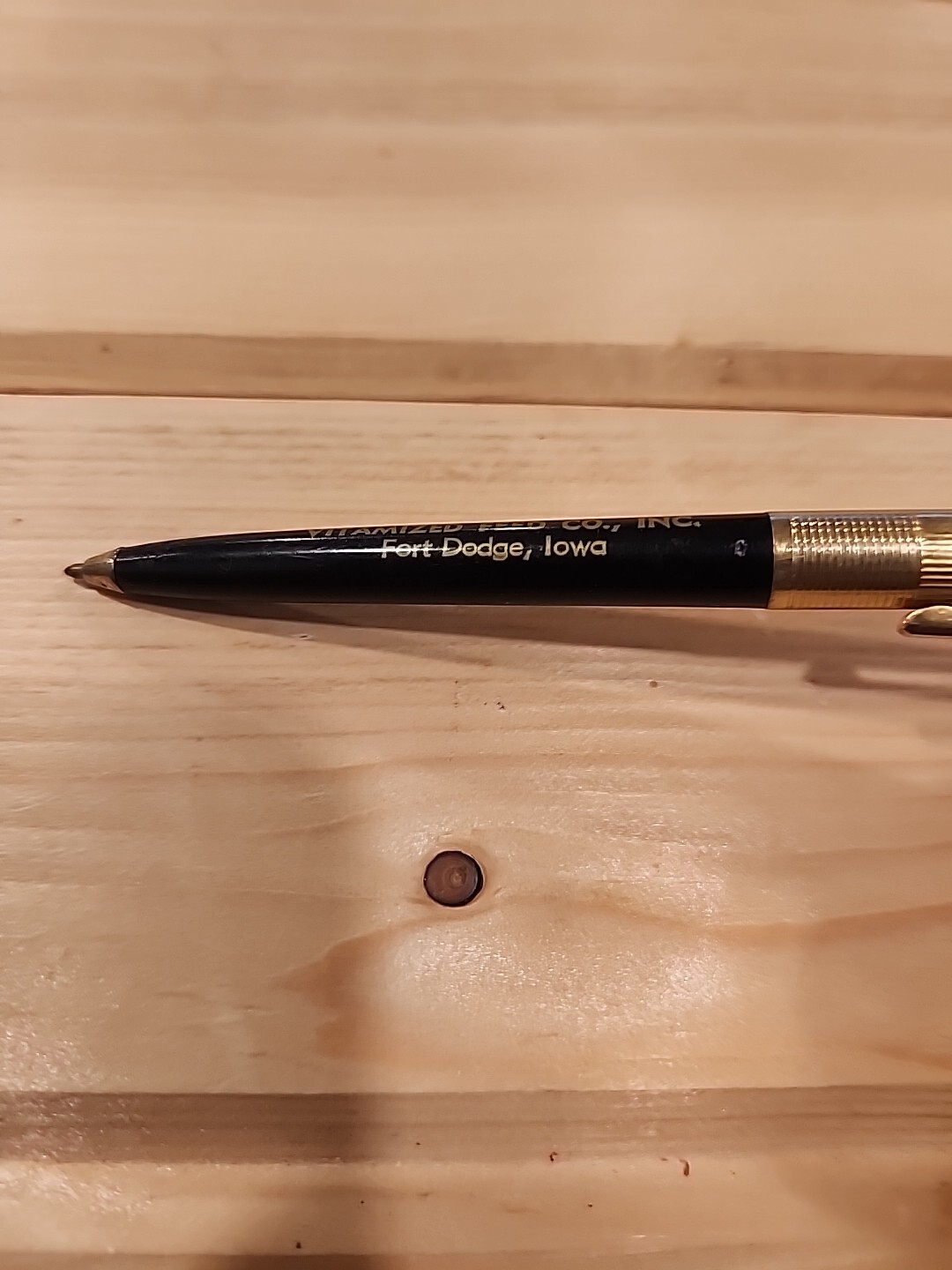 Vtg Dr MacDonald’s Vitamized Feed Co Pen Fort Dodge Iowa