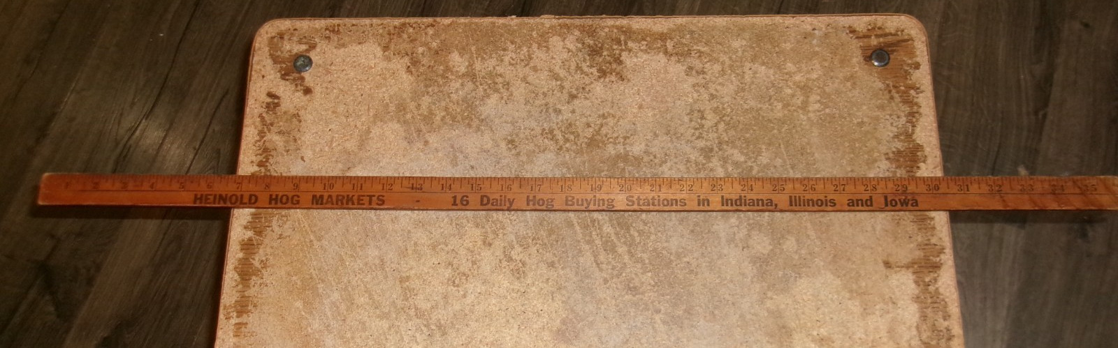vintage heinold hog markets 36″L wood yardstick in good shape used