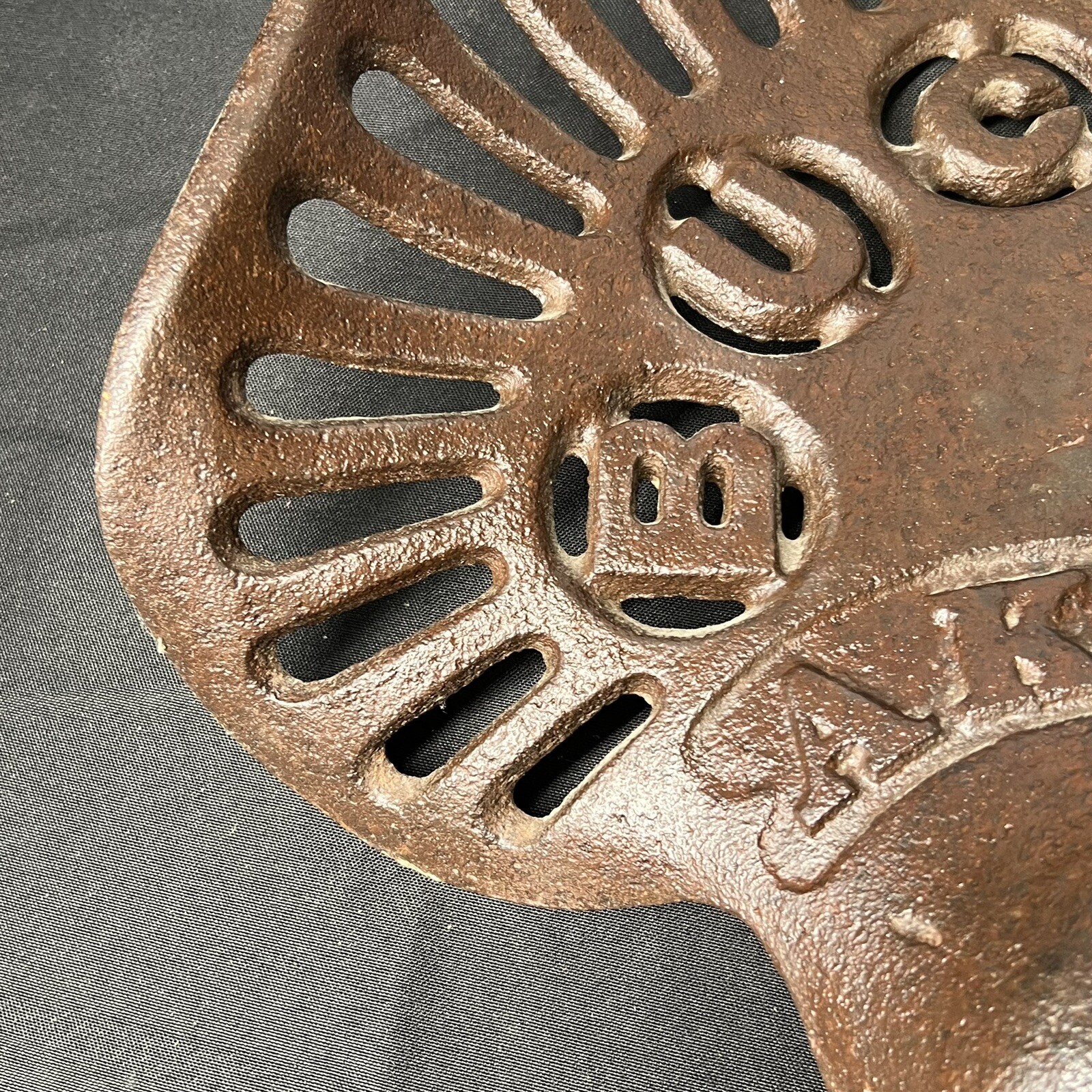 Antique Cast Iron Tractor Seat Aultman Miller & Co. Buckeye Akron Farm Implement