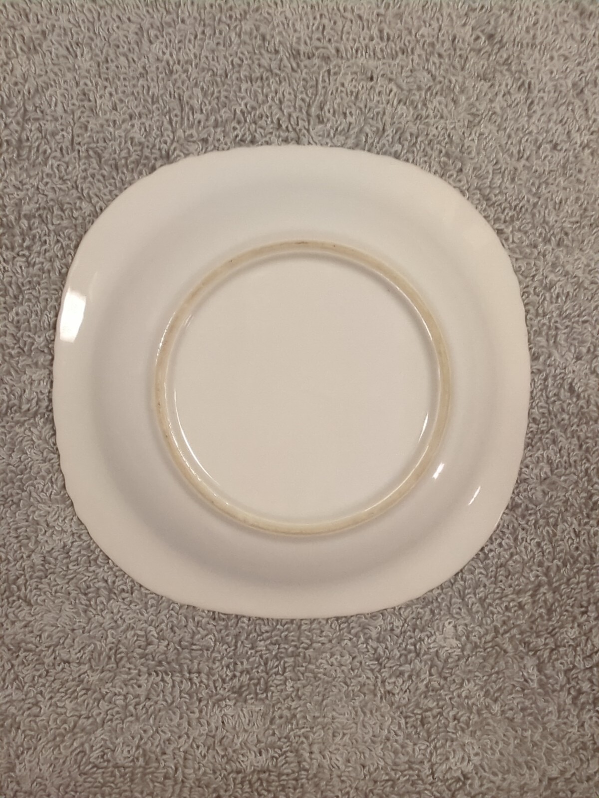 Steiger Ceramic Ash Tray, Duryea’s Motor Wagon. “Lausanne” Gold Color Edging