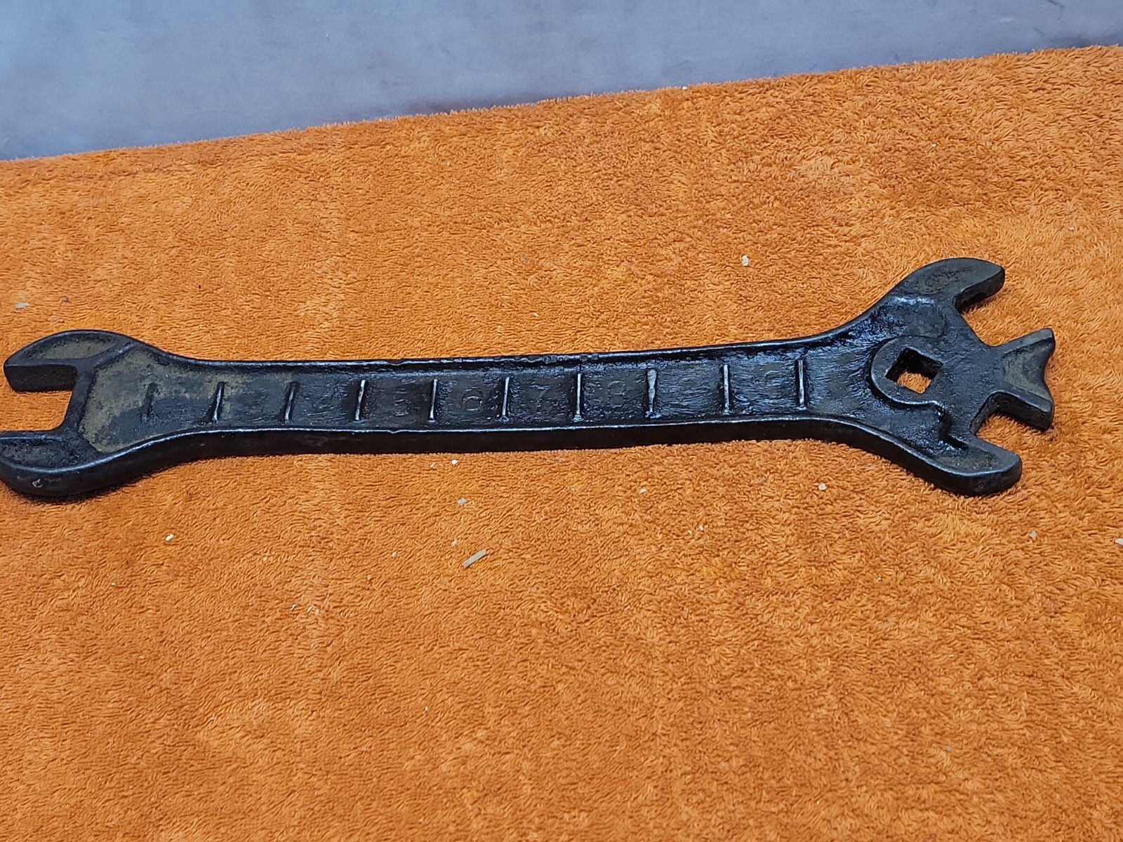 H•Vintage 14″ La Crosse Plow Co. K29 Wrench- Back Side Ruler Marked – Nice