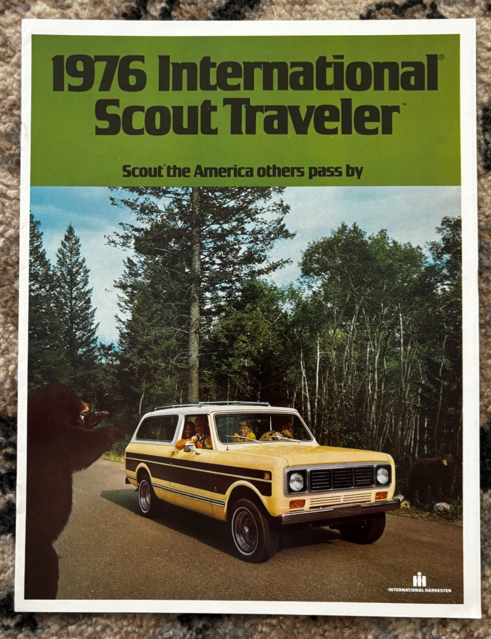 International Harvester Traveler For 1976 Brochure DCPA26
