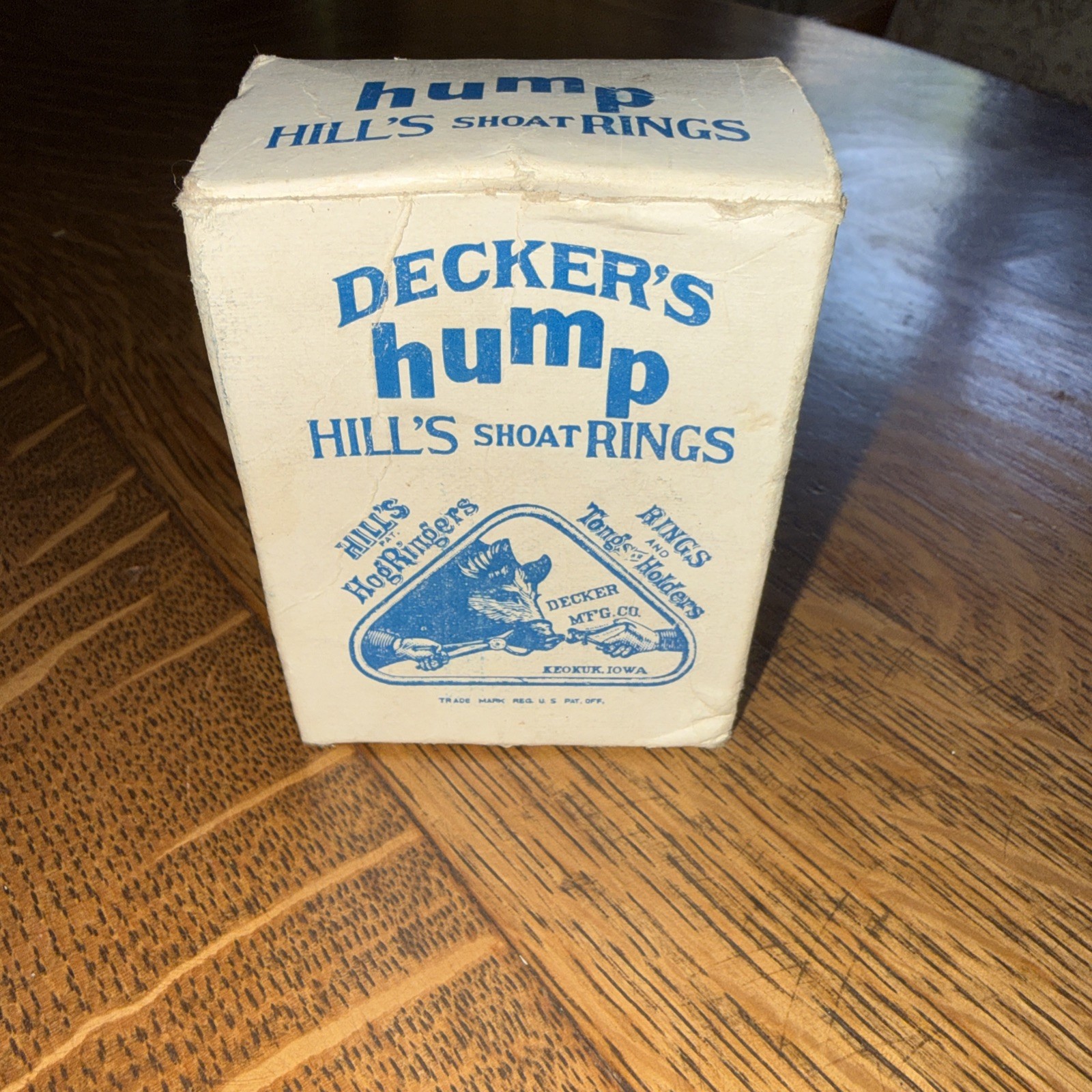 Vintage Decker’s Hump Shoat Hog Rings Box Iowa Advertising