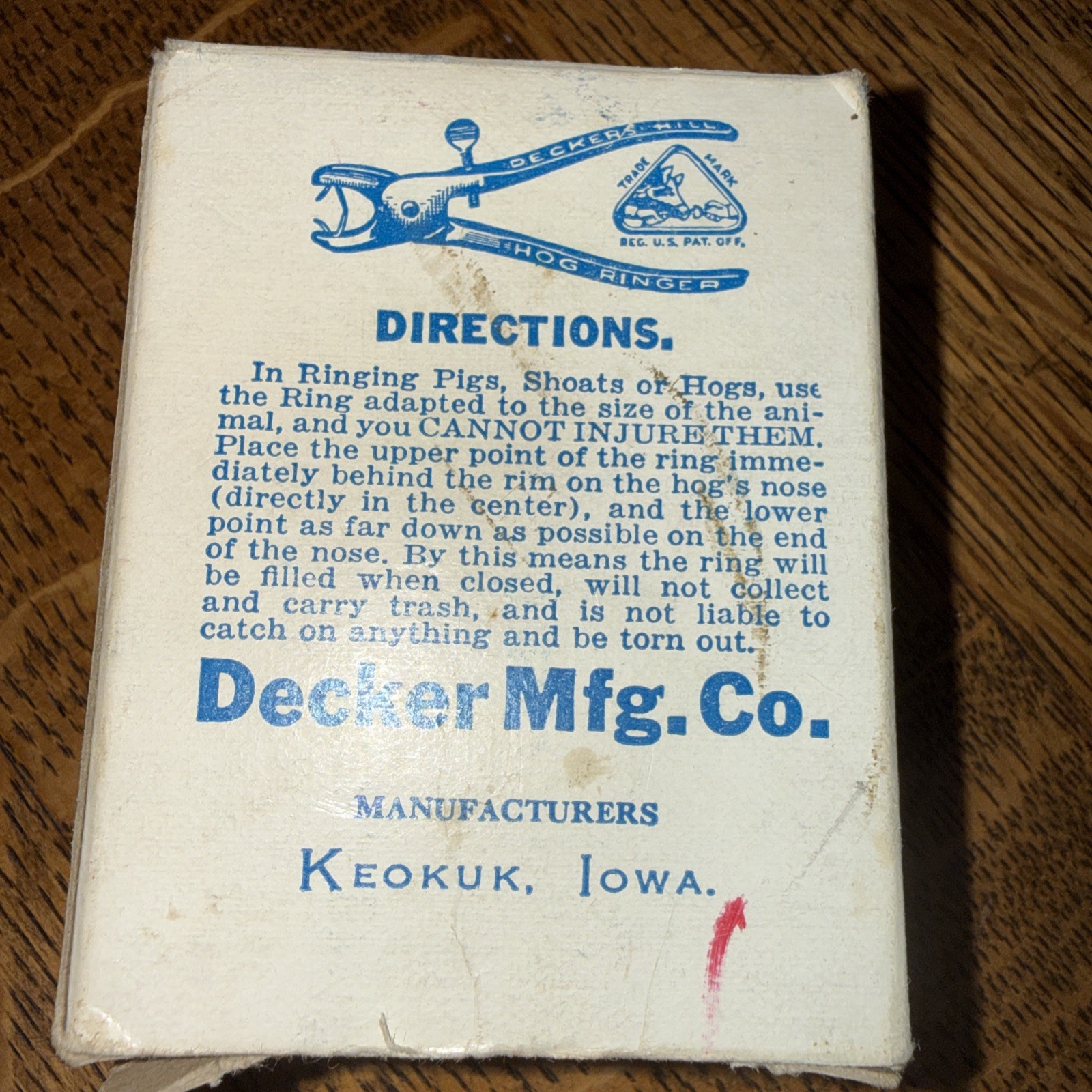 Vintage Decker’s Hump Shoat Hog Rings Box Iowa Advertising