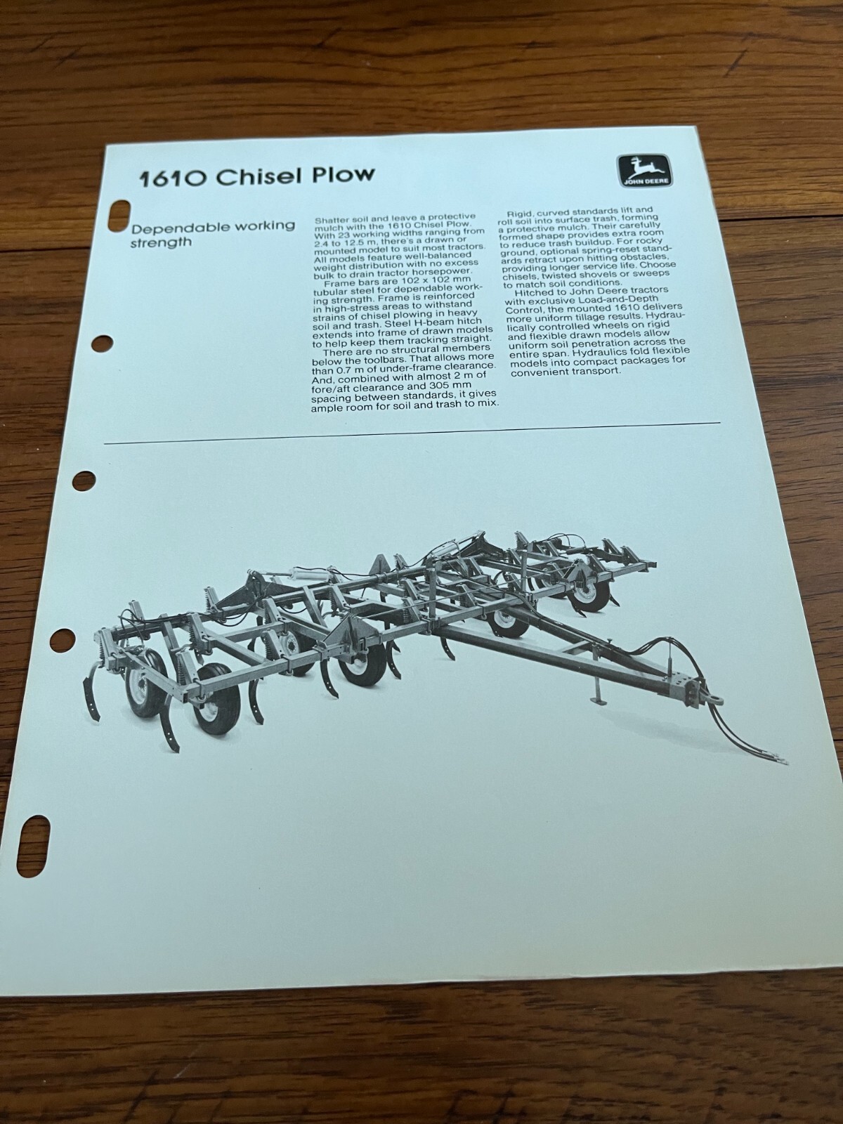 John Deere 1610 Chisel Plow For 1981 Brochure AMIL21 ver5