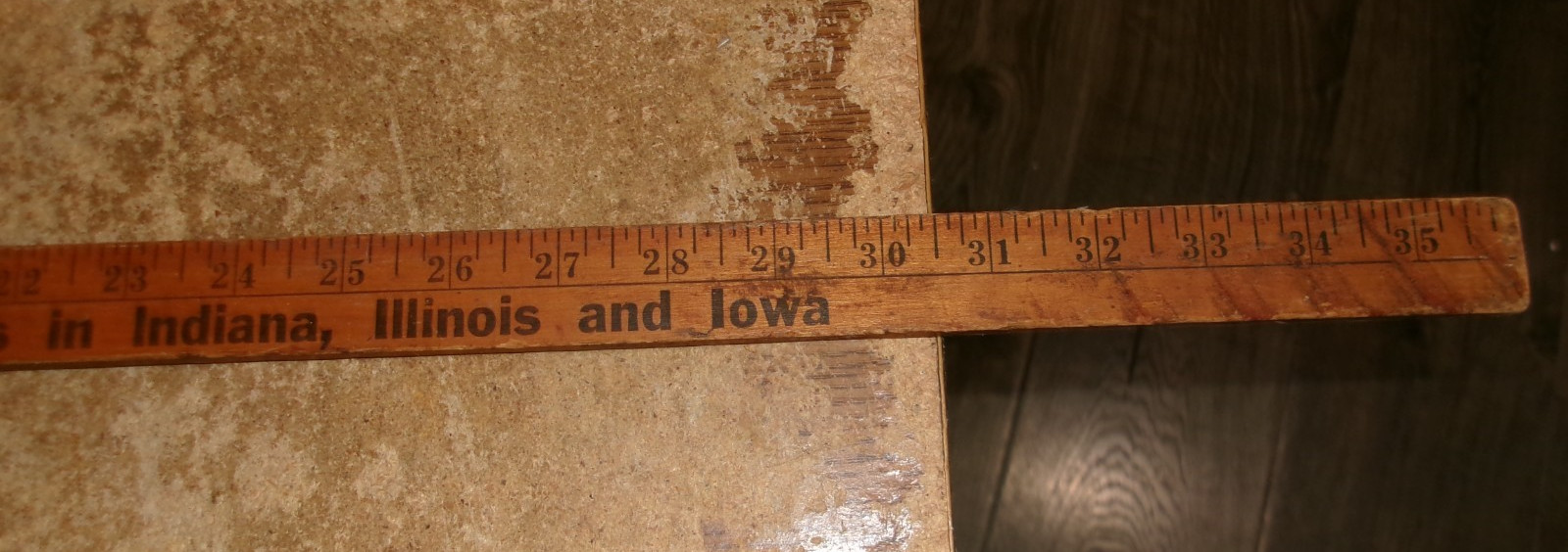 vintage heinold hog markets 36″L wood yardstick in good shape used