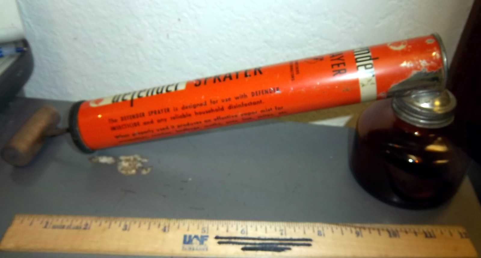 vintage Defender sprayer, wood handle & amber glass container, great colors!!