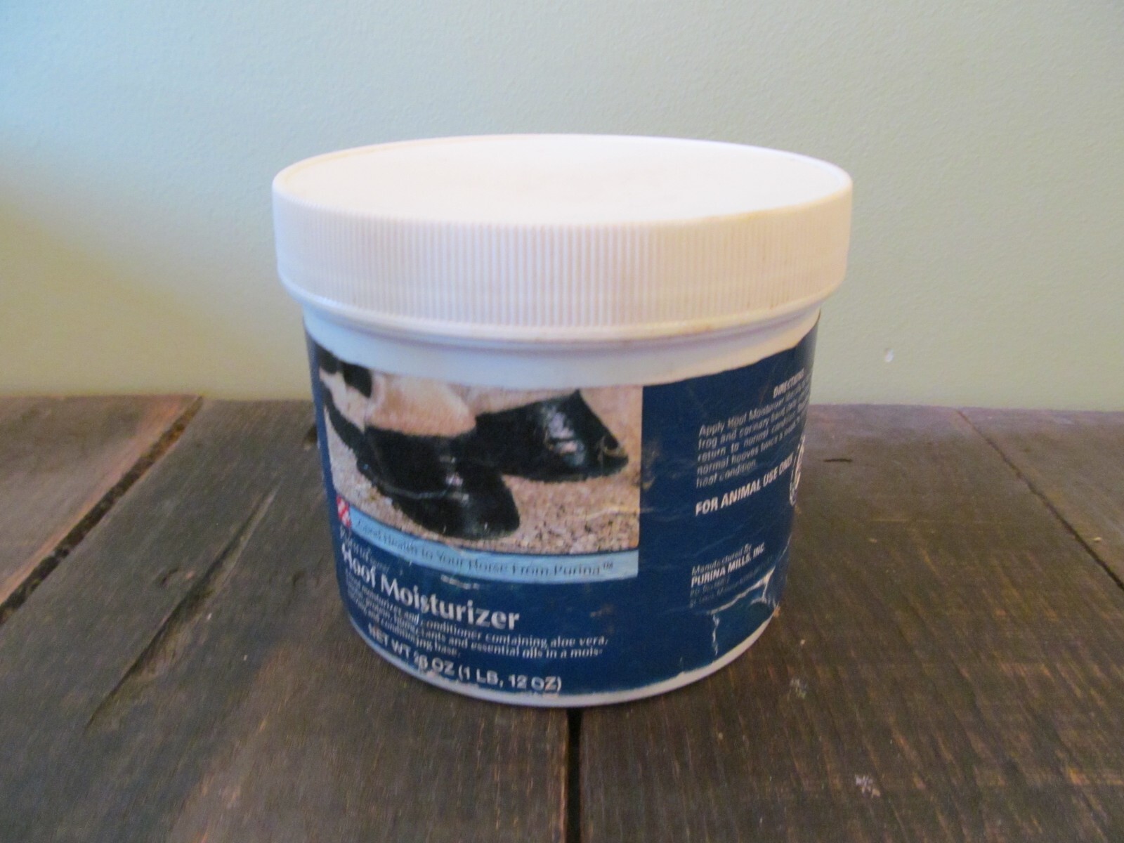 VTG Purina Cow Hoof Moisturizer Plastic Tub Container