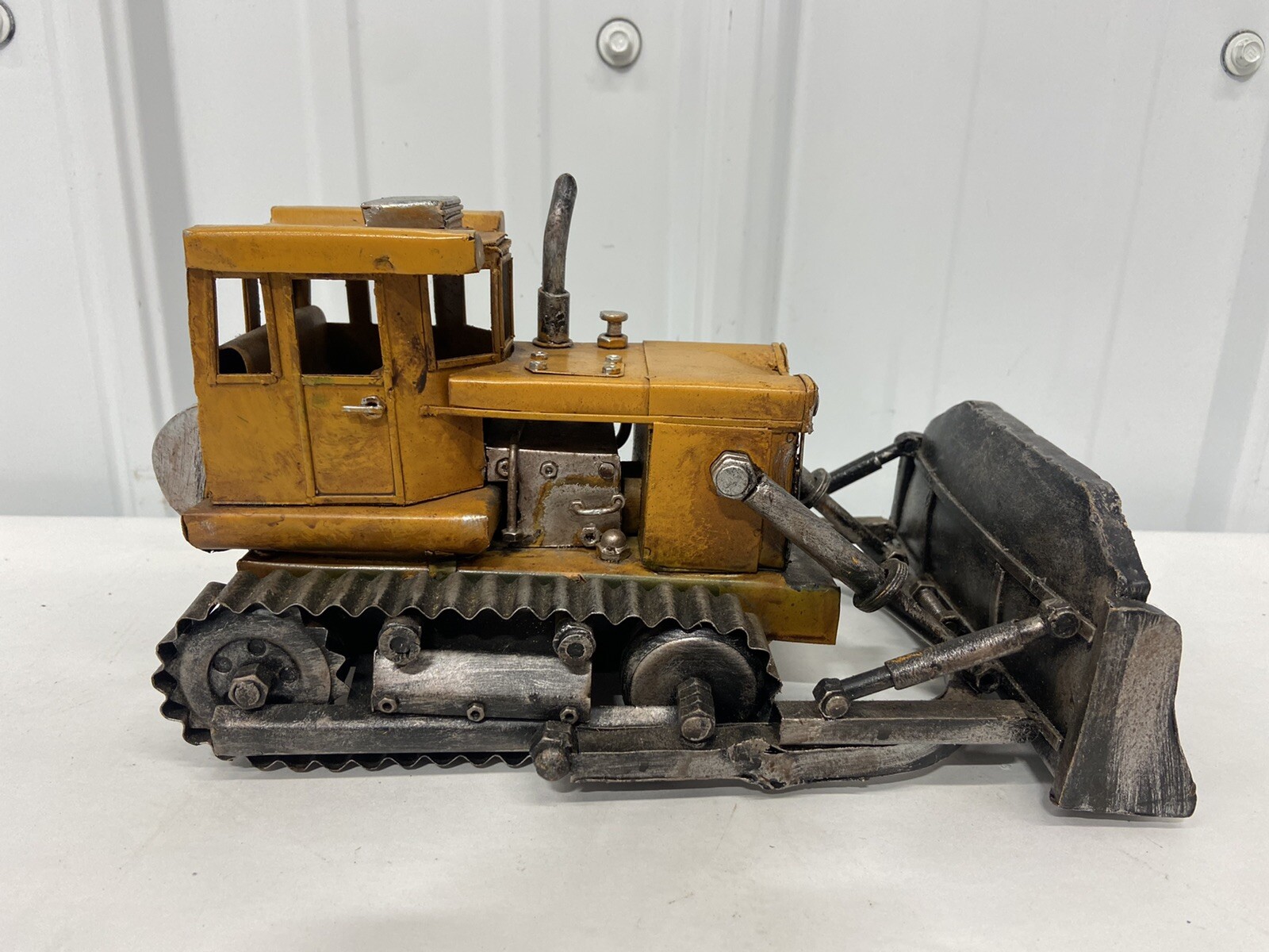 Vintage Bulldozer Metal Scale Model 10″ Collector Construction Bulldozer