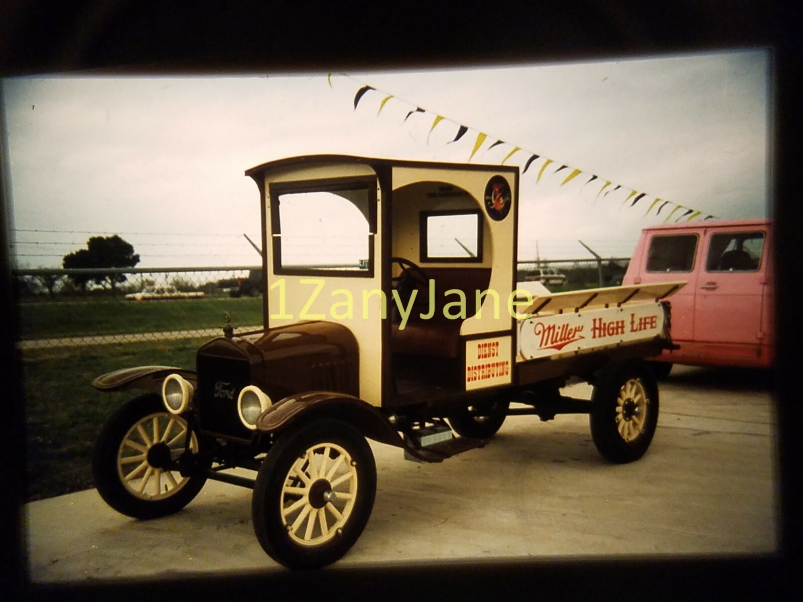 AC4507 35mm Slide of an Allis-Chalmers from MEDIA ARCHIVES 22 FORD MILLER BEER