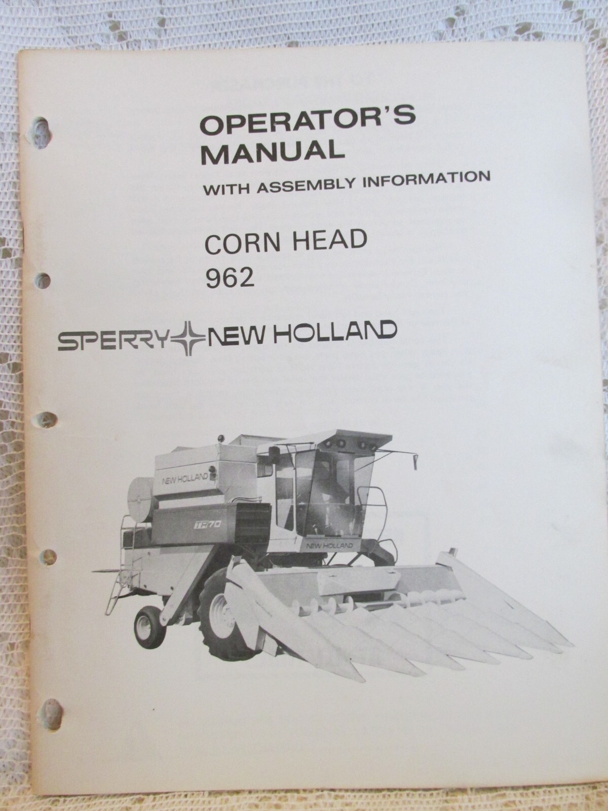Sperry New Holland Operator’s Manual – Corn Head 962