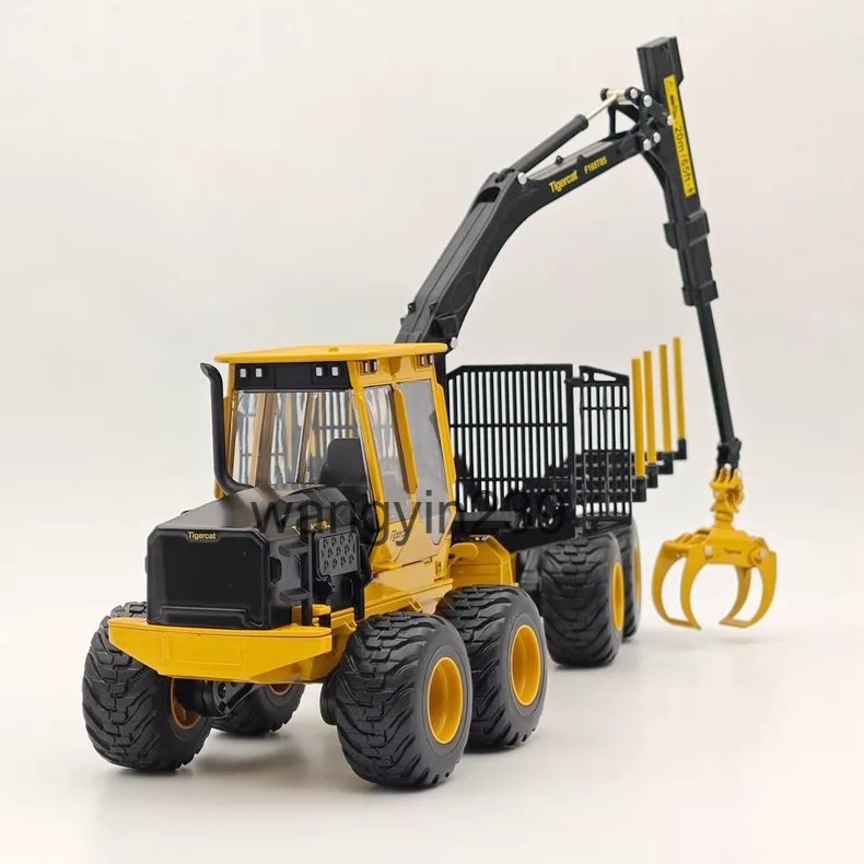 Tigercat 1/32 Forest Transport Vehicle 1075C Model