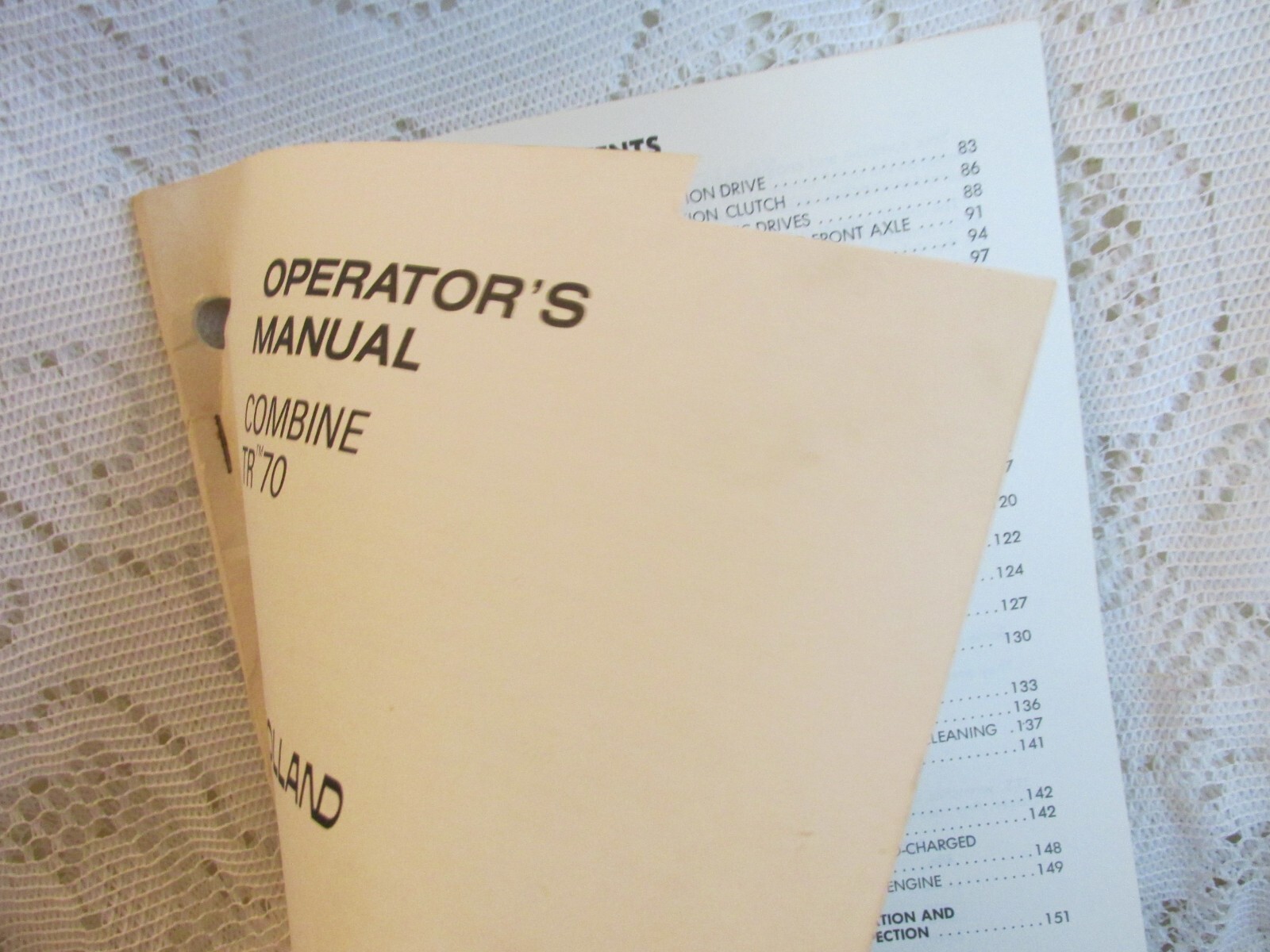 Sperry New Holland Operator’s Manual – Combine TR70