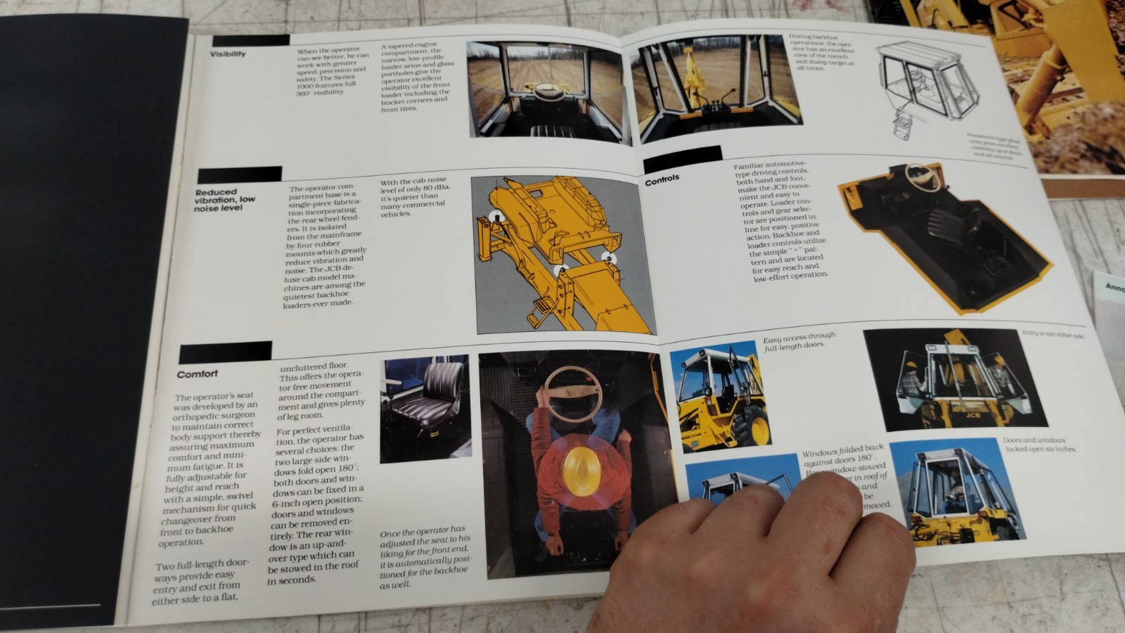 1981 JCB 1000 Series Sales Brochure – 4026 100.000 May 1981