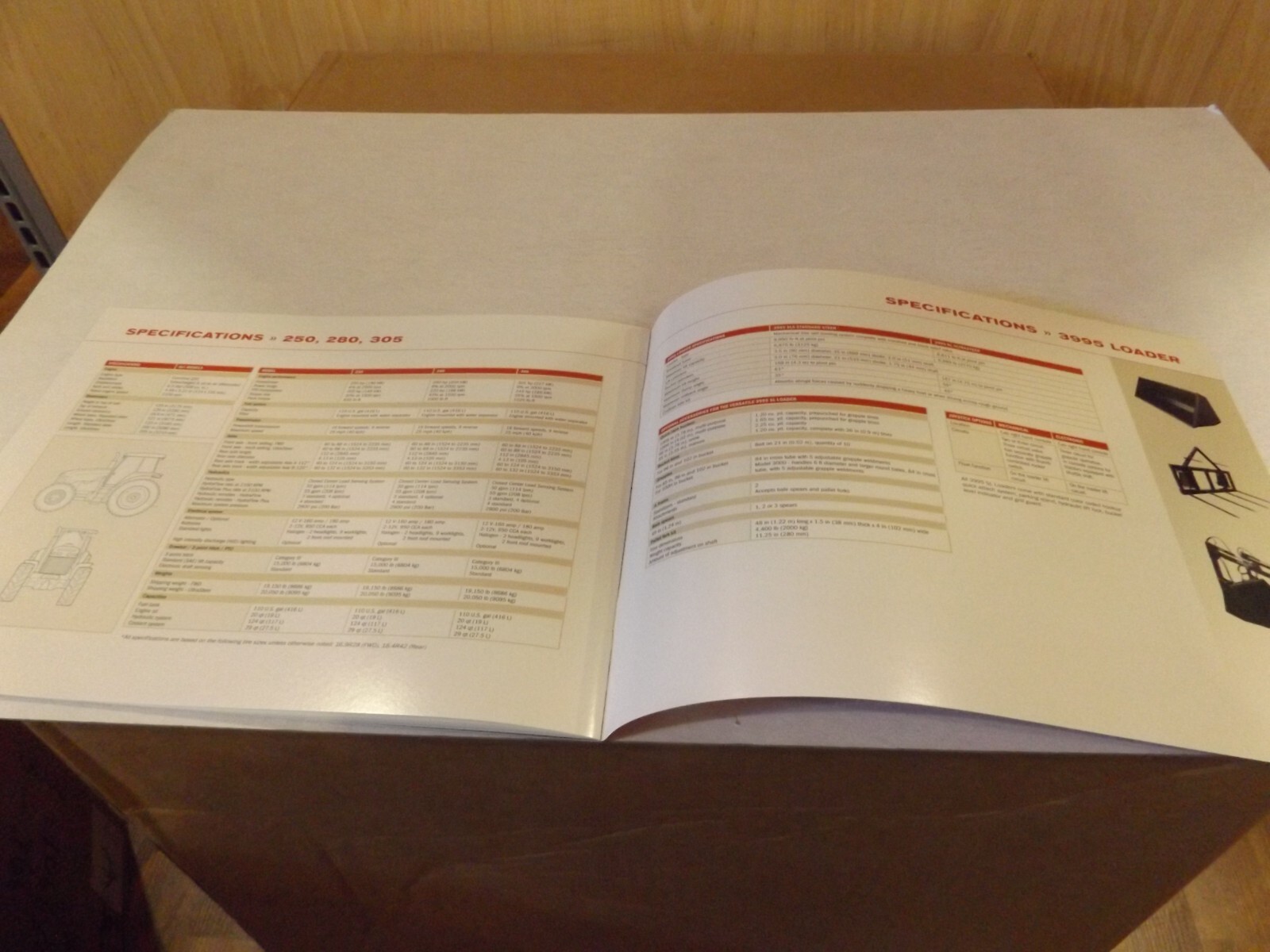 Versatile Row Crop 250-305 hp, Tractor Brochure 2010 102010-10000 P/N 89007313