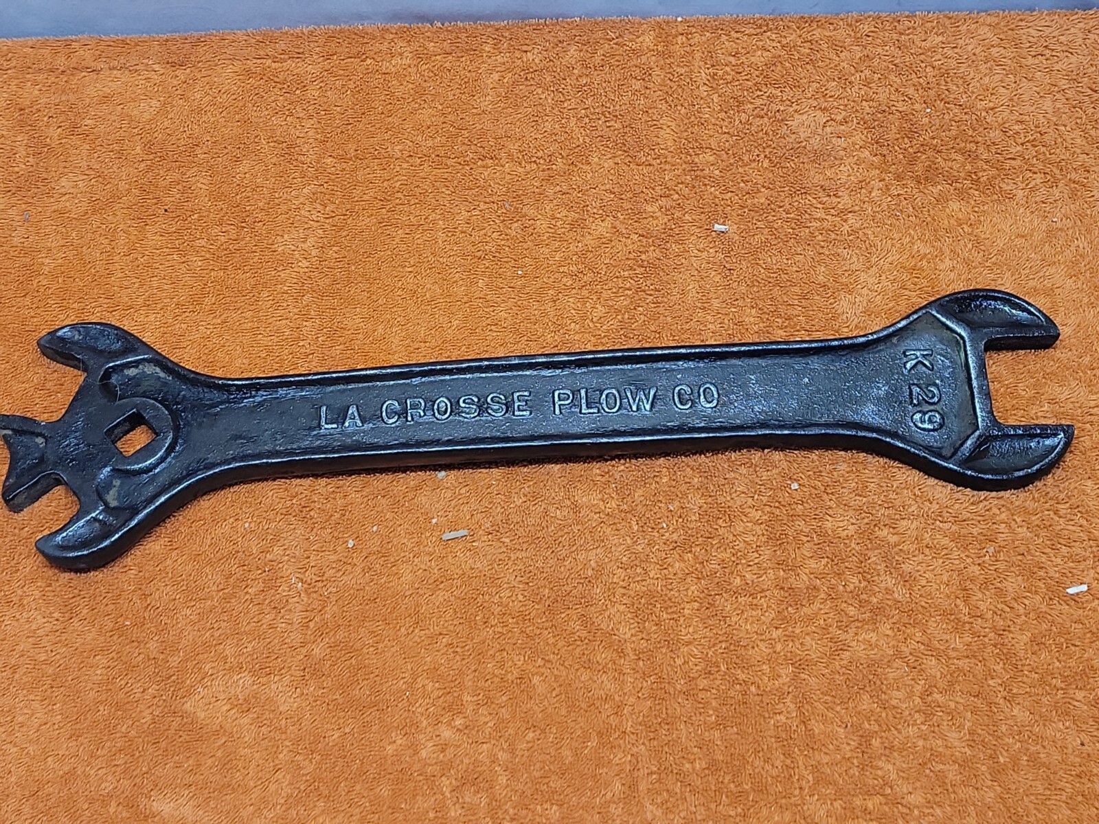 H•Vintage 14″ La Crosse Plow Co. K29 Wrench- Back Side Ruler Marked – Nice