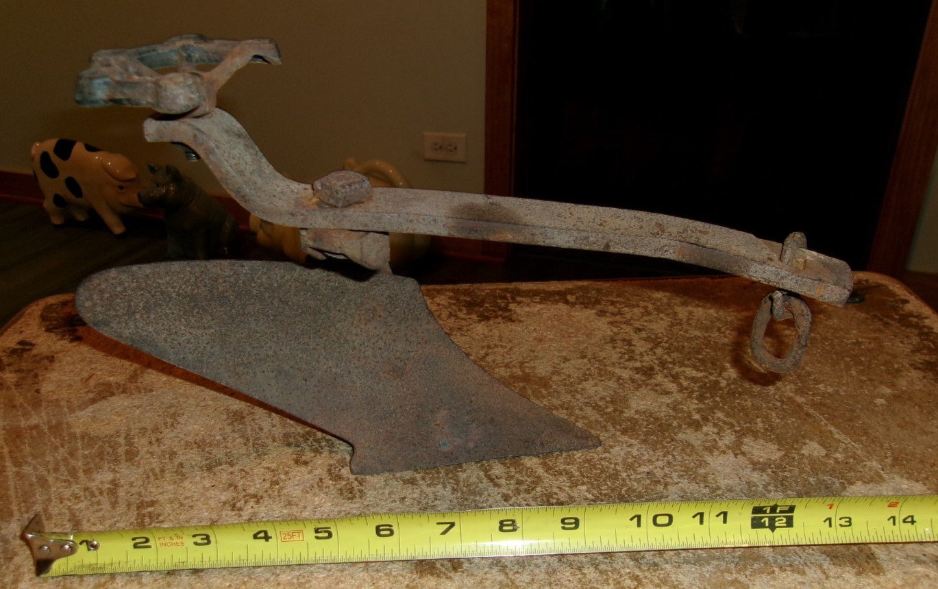 14″ L handmade replica one bottom horse drawn plow has rust in good shape used