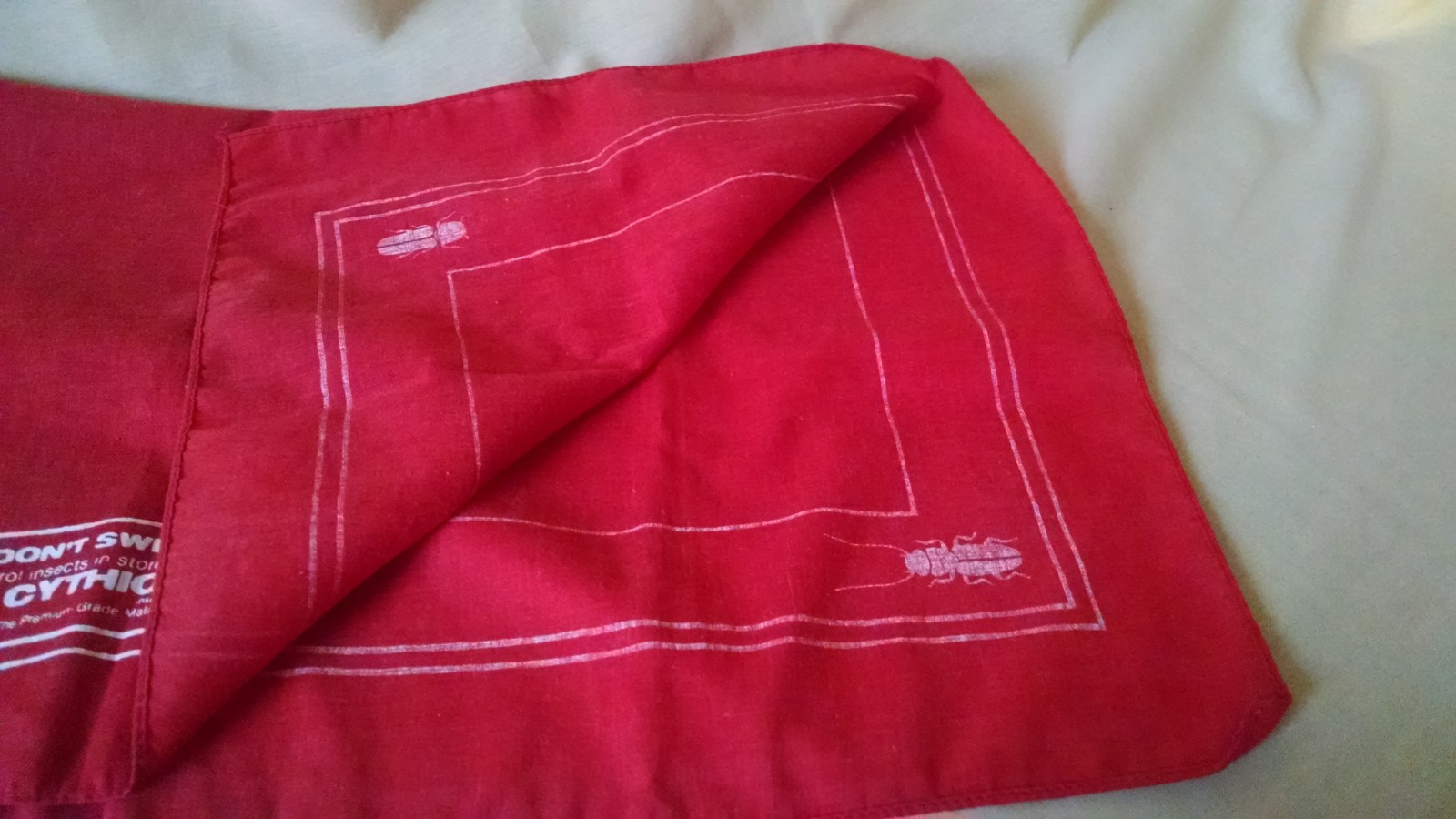 CYTHION SCARF RED WHITE CLOTH DON’T SWEAT IT STORED GRAIN AGRICULTURE PROMO.