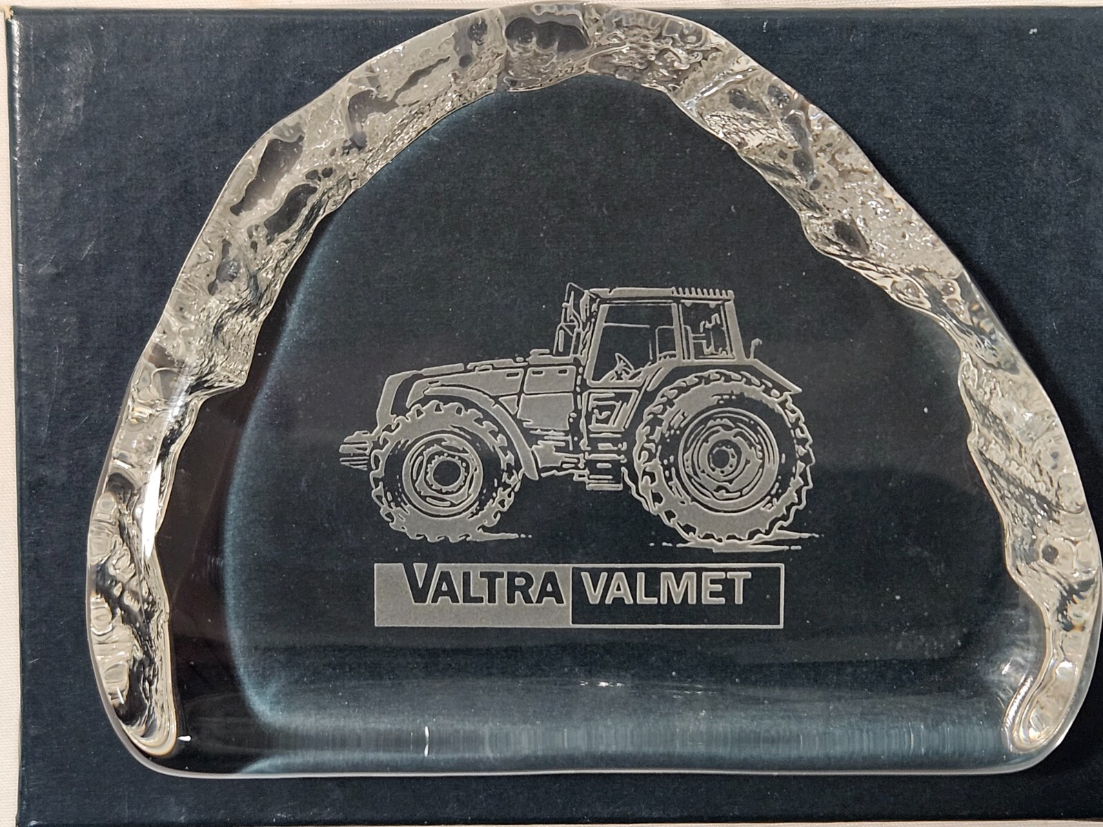 NEW VALTRA VALMENT DEALER EDITION TRACTOR GLASS COLLECTIBLE