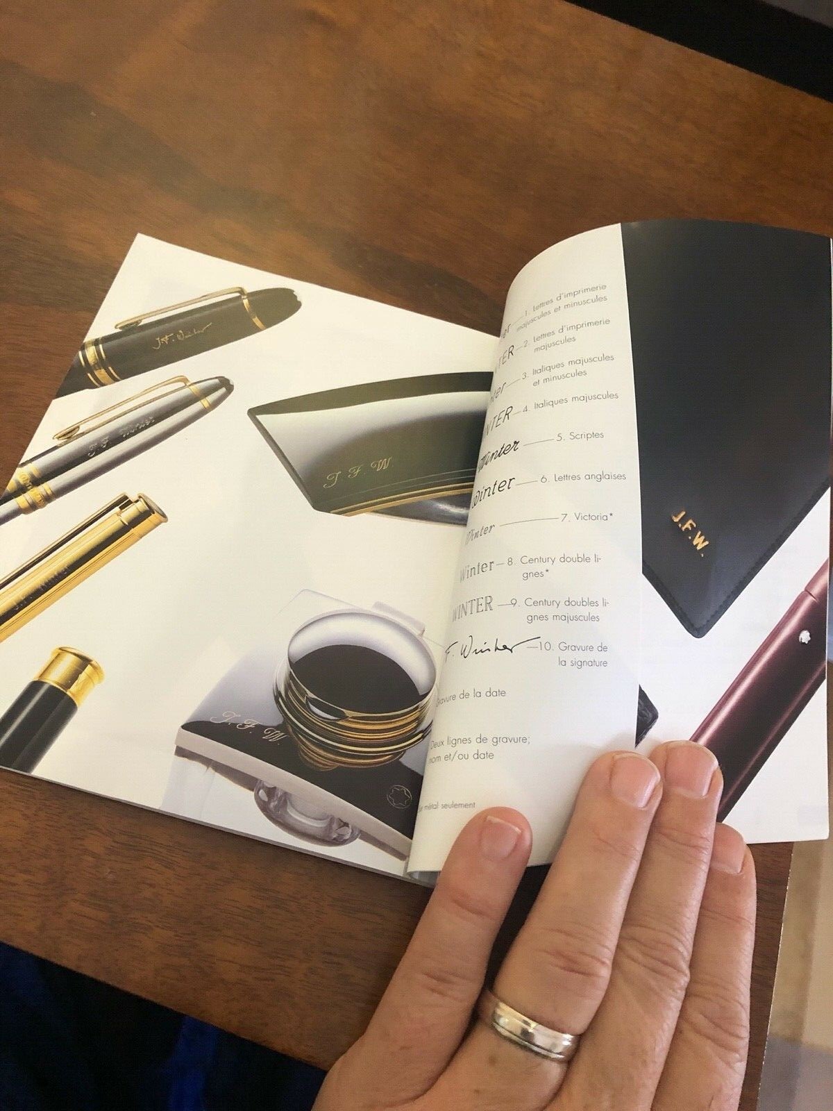 MONT BLANC, MONTBLANC BOOKLET FRENCH 97 PAGES PENSER A L’ESSENTIEL