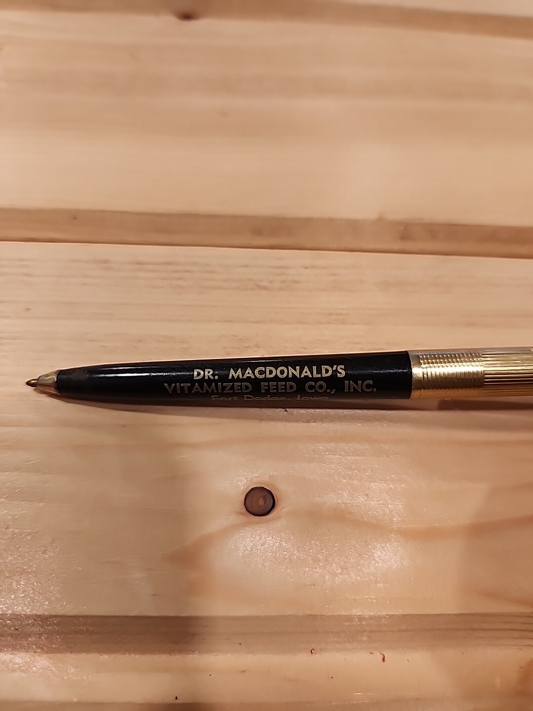 Vtg Dr MacDonald’s Vitamized Feed Co Pen Fort Dodge Iowa