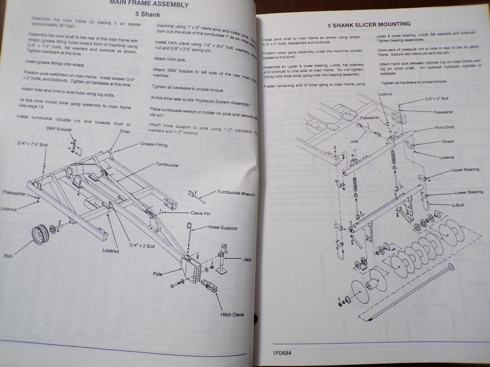 Farmhand SS7400 Soil Saver, model F551-B Operator’s/Parts Manual 1990