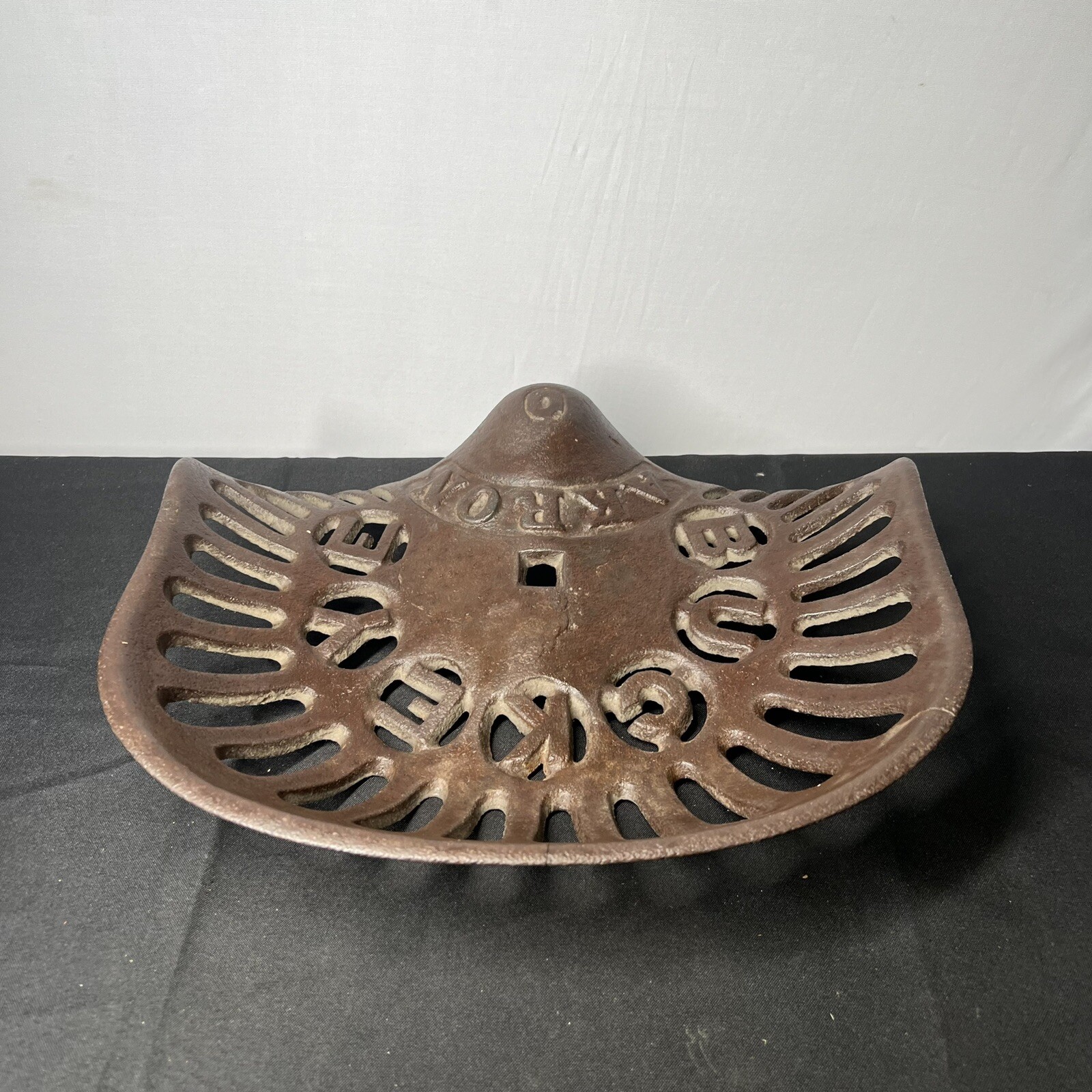 Antique Cast Iron Tractor Seat Aultman Miller & Co. Buckeye Akron Farm Implement