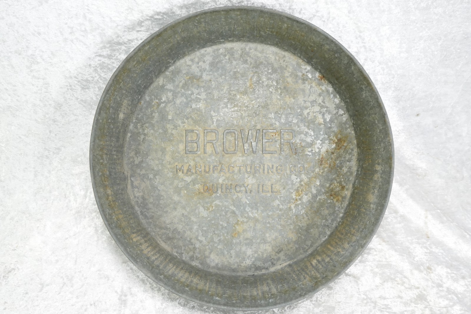 Vintage Brower Manufacturing Co. Quincy, IL 16 3/4″ Galvanized Chicken Feed Pan
