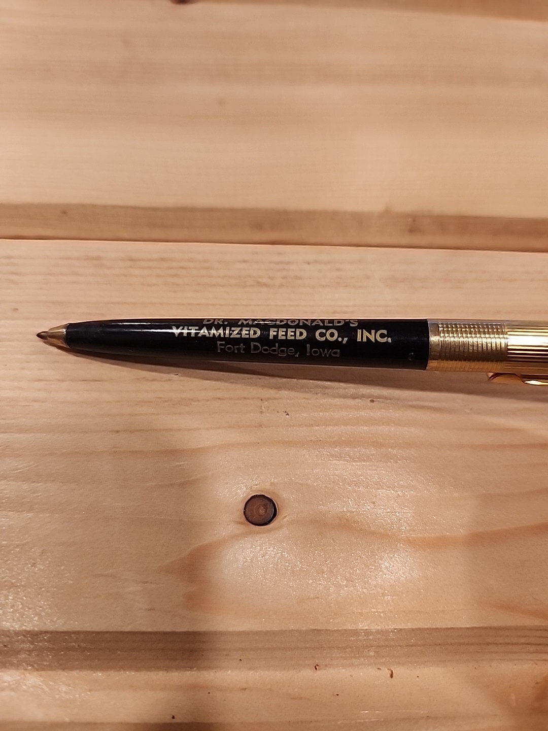 Vtg Dr MacDonald’s Vitamized Feed Co Pen Fort Dodge Iowa