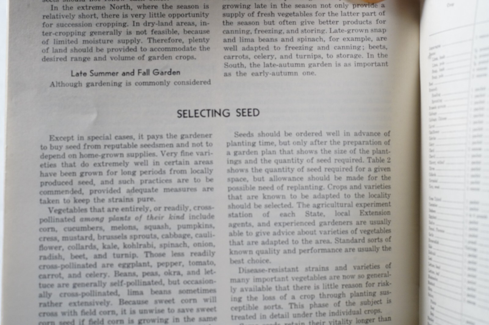 1980 U.S. Department of Agriculture Growing Vegetables Agricultural Brochure 202