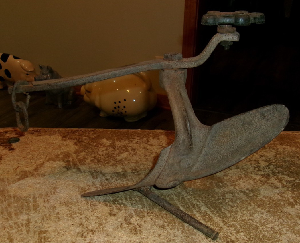 14″ L handmade replica one bottom horse drawn plow has rust in good shape used