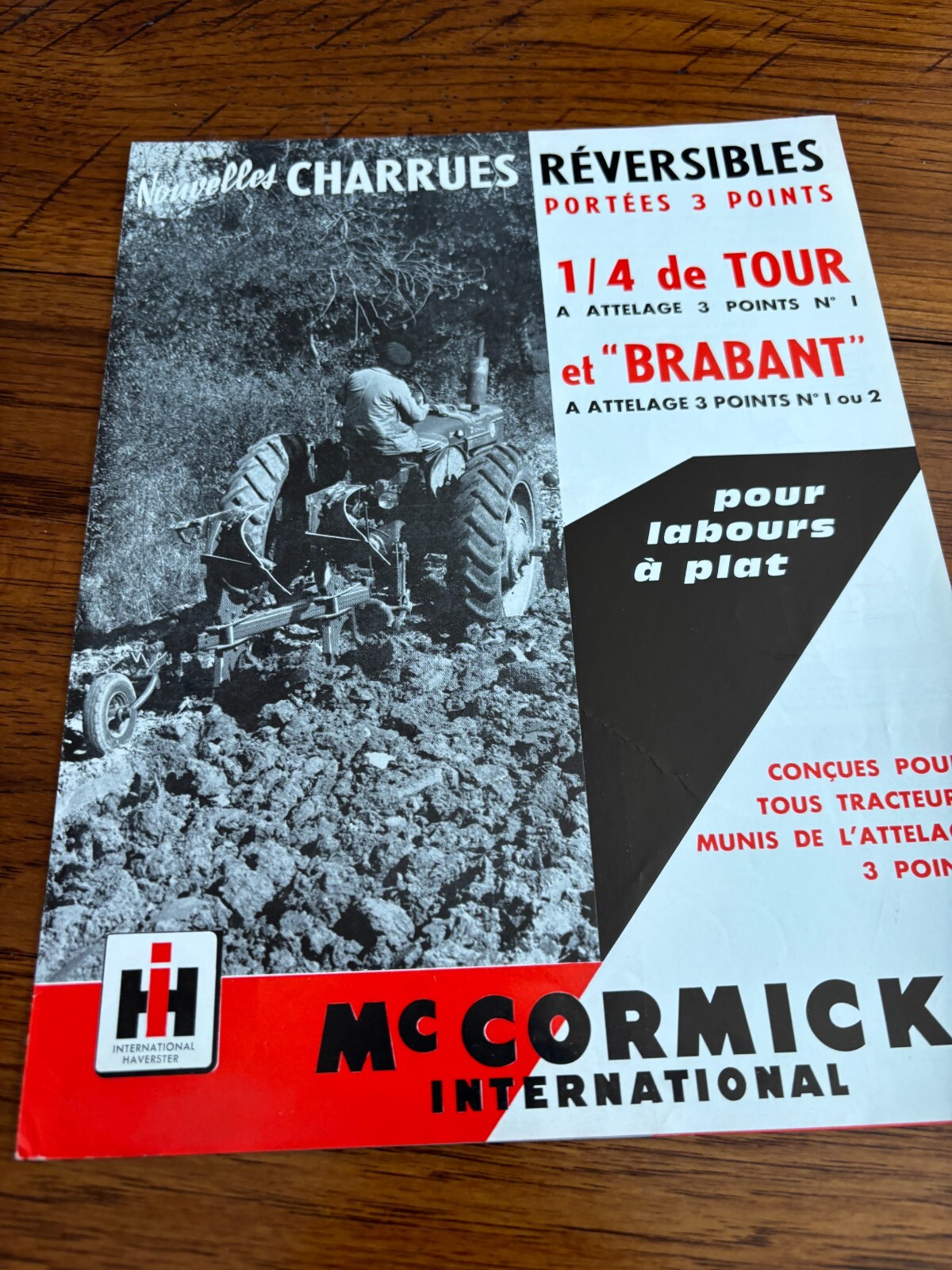 International Harvester 3 Bottom Plow In French Brochure FCC24