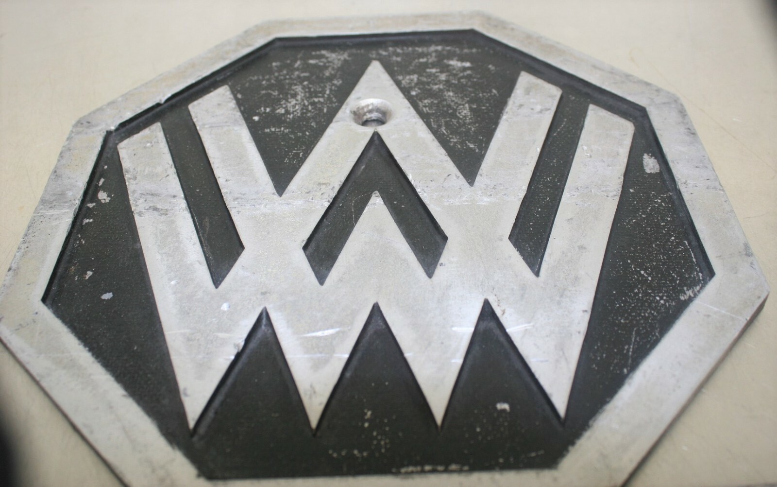 Heavy Aluminum William’s White Moline Sign Equipment Plate 15″ x 15″ RARE UNIQUE