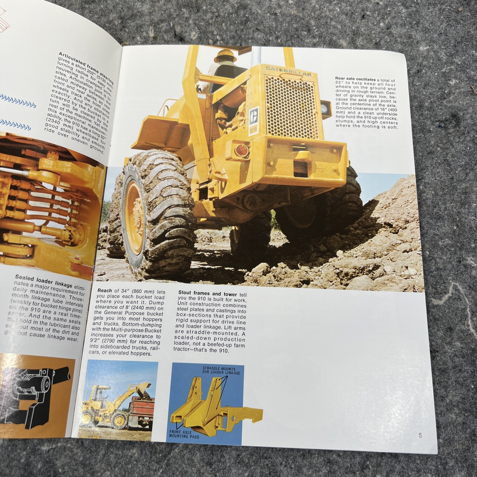 Equipment Brochure – Caterpillar – 910 – Wheel Loader – c1970’s with Envelope