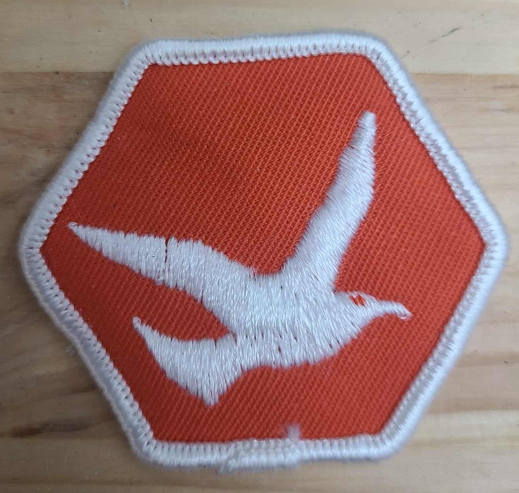 “Vintage SE Embroidered Patch Blue White Round Sew-On Badge Collector’s Item”